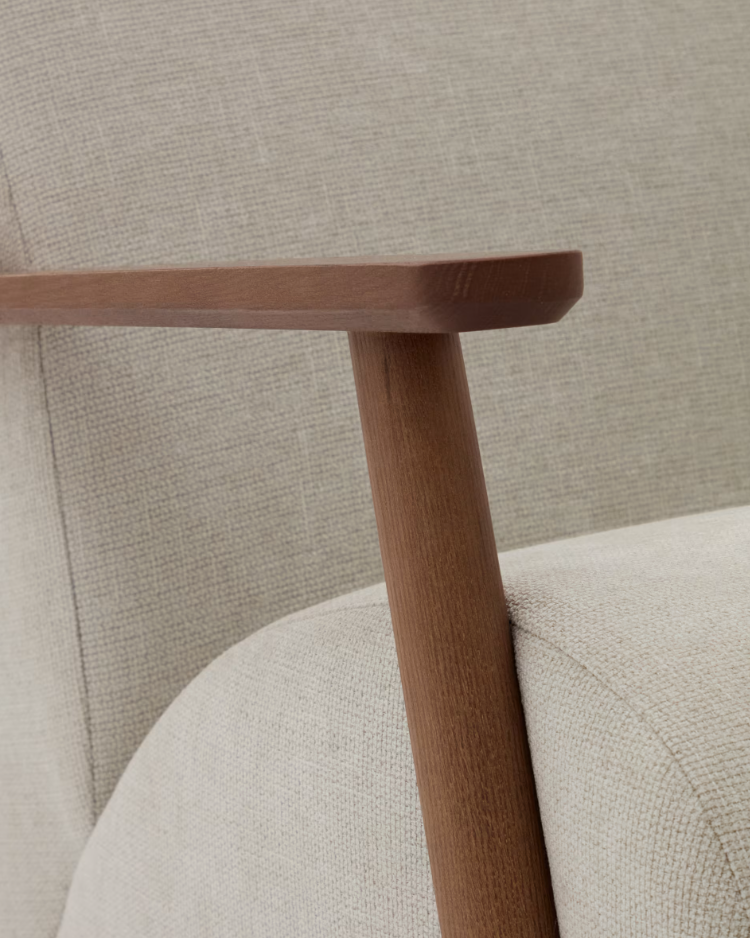 Fauteuil MEGHAN crème met een basis van essenhout