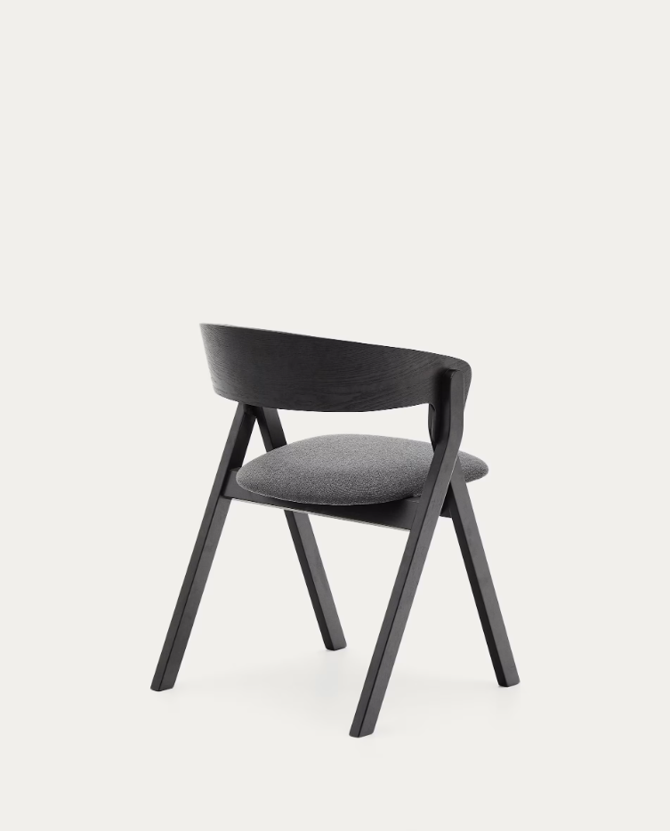 Stoel GODIA van essenhout met zwarte afwerking