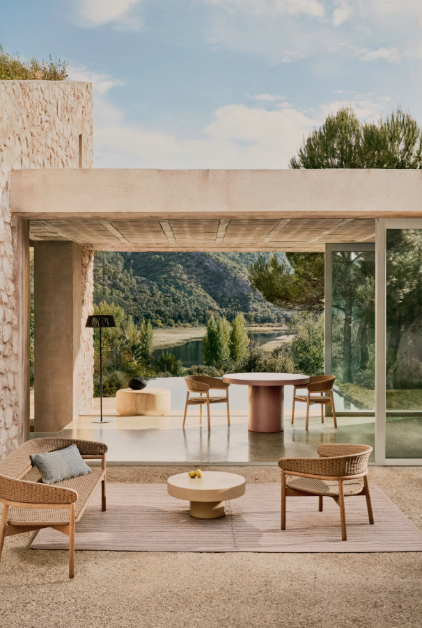 Buitenbank ARINELLA van licht acaciahout met beige touw