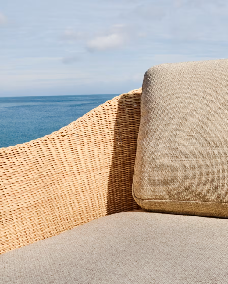 Außenstuhl GALEA aus Teakholz mit Rattansitz