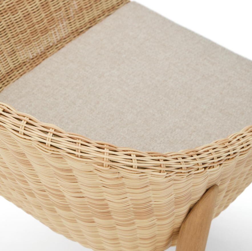 Buitenstoel GALEA van teakhout met een rieten zitting