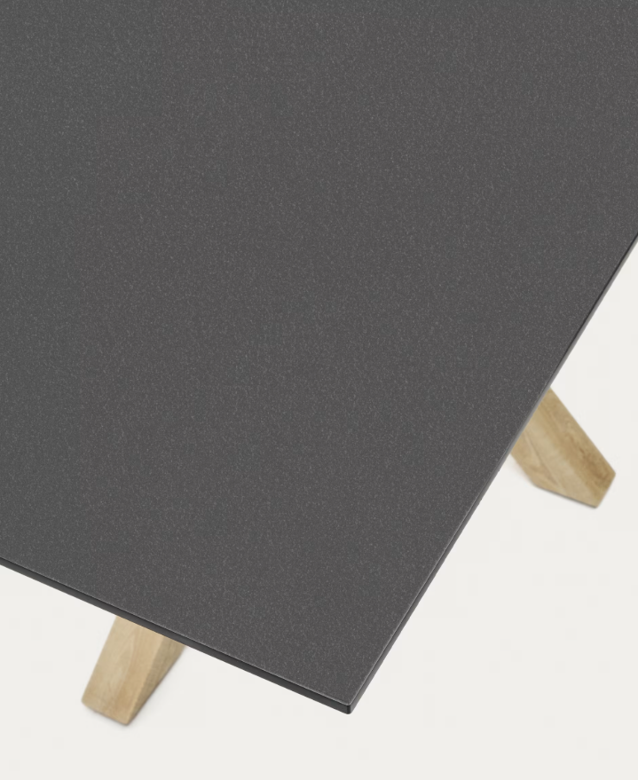 Schwarzer ARGO Tisch mit Holzimitat-Basis