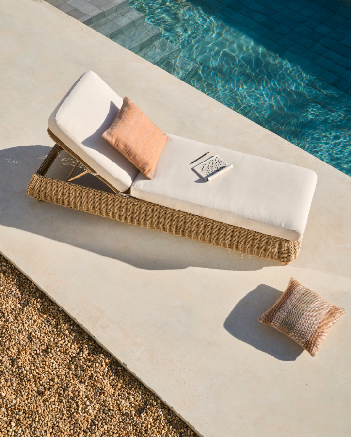 Synthetic rattan merner