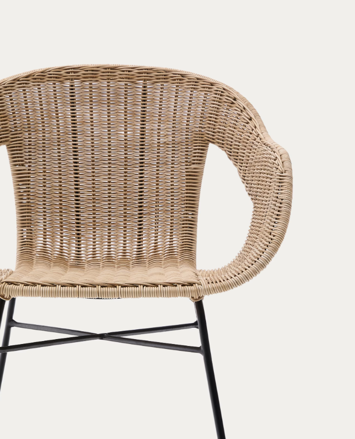 Außenstuhl ELTIERA aus synthetischem Rattan mit Stahlbasis