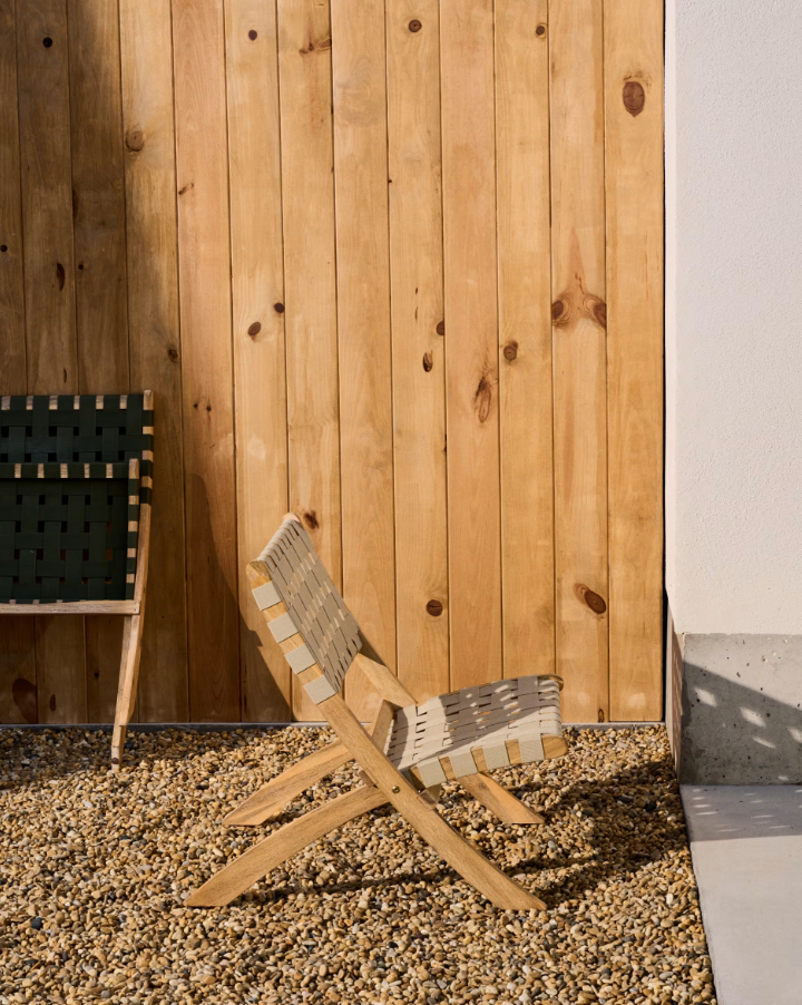 Folding chair of Chabeli Lovely Akacja Wood with a creamy finish