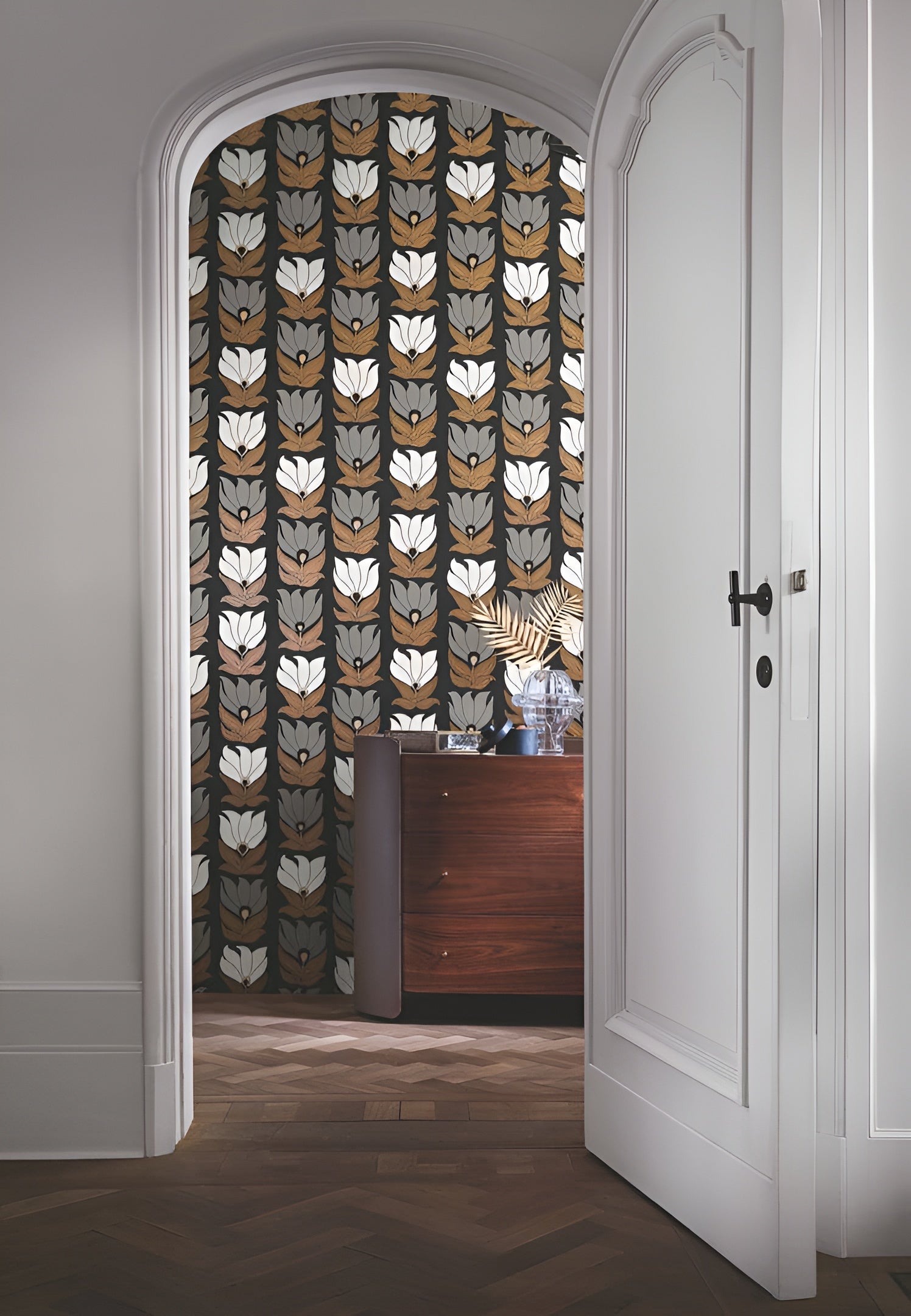 Tapete mit Pflanzenmotiv DAUPHINE - GREGE/VERT ARGILE dunkelbeige mit grünem