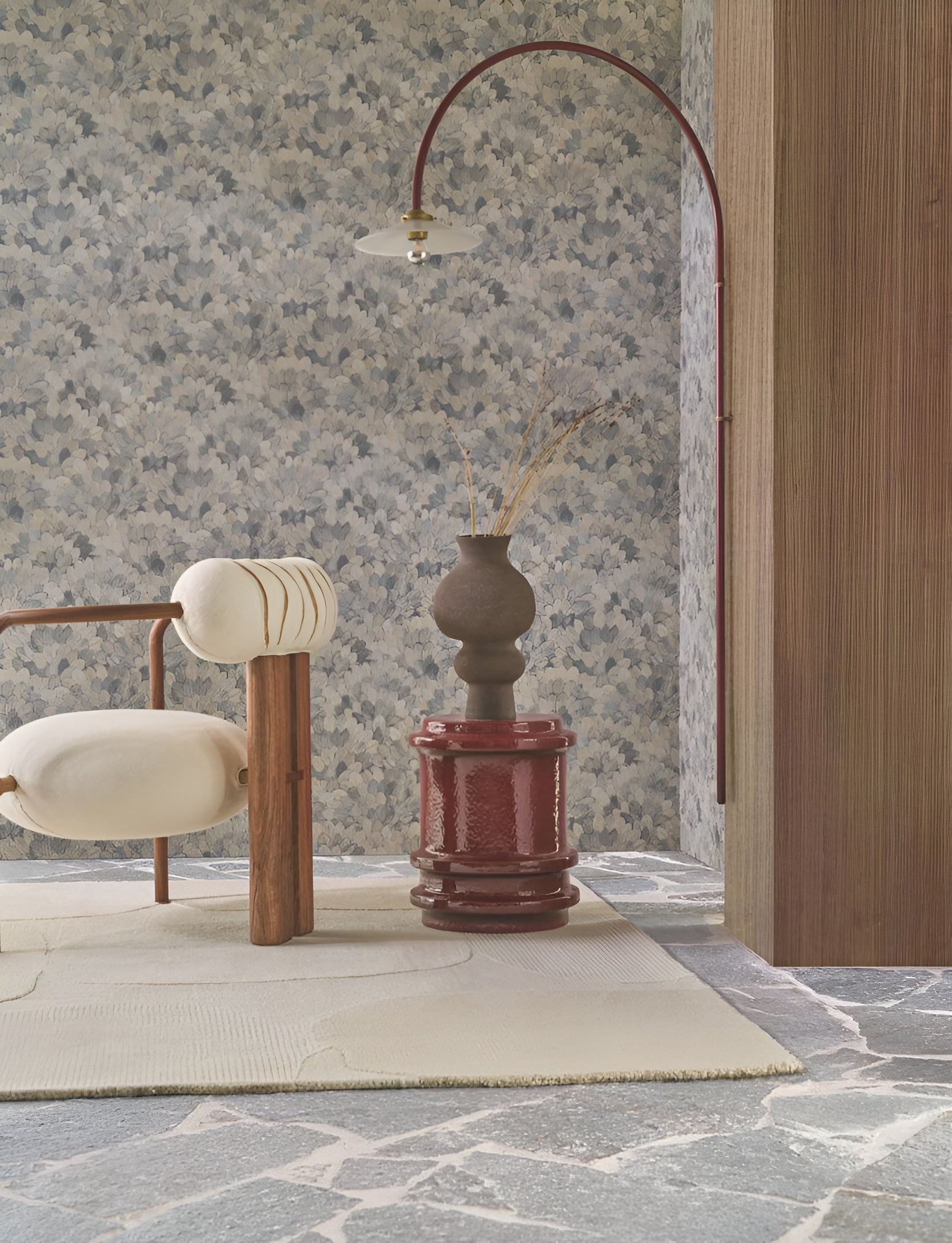 Structuurtapijt met een plantmotief van guavebladeren FEIJOA - AMANDE olijfgroen