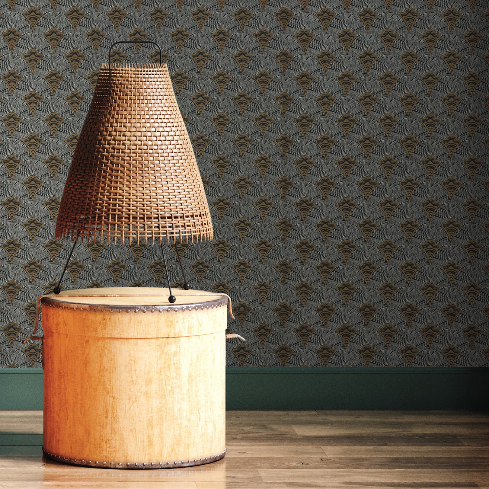 Structural wallpaper with an abstract fan pattern ADENIUM - NOIR black with gold