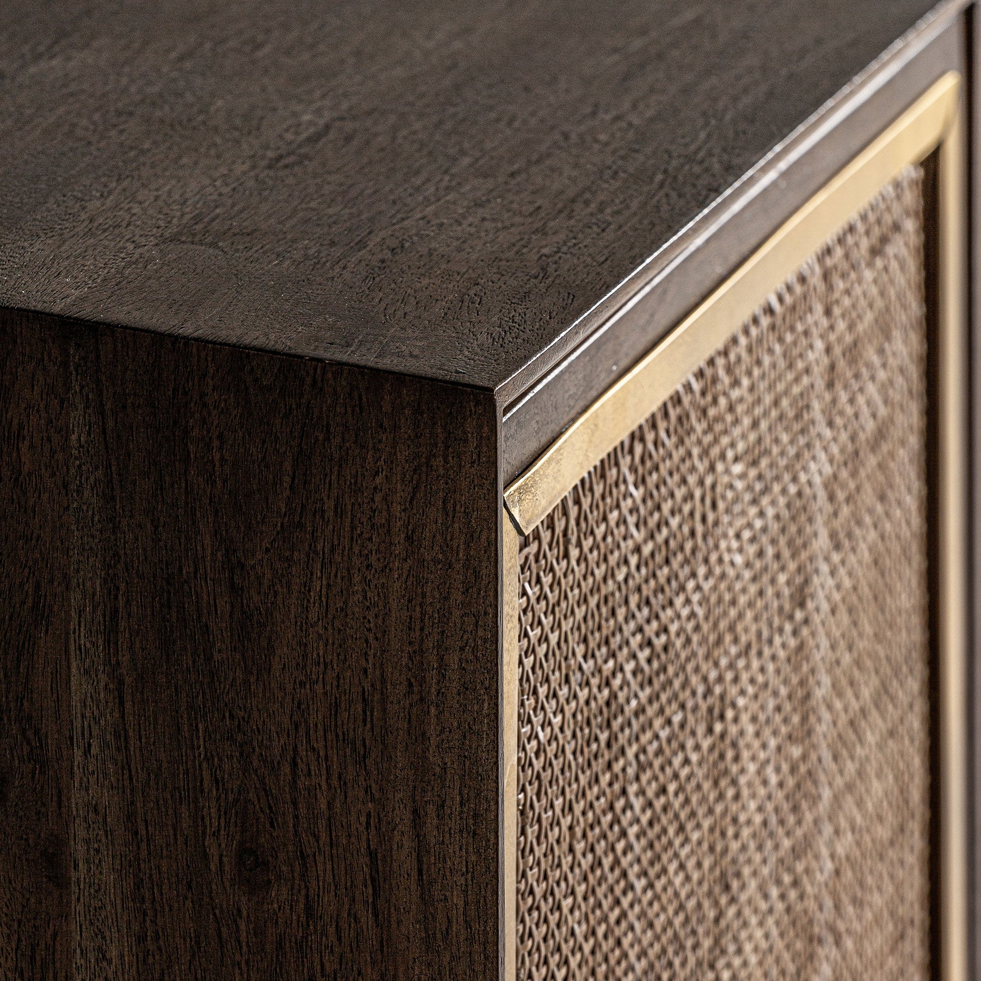 GONDORF Mango Wood Chest of Drawers
