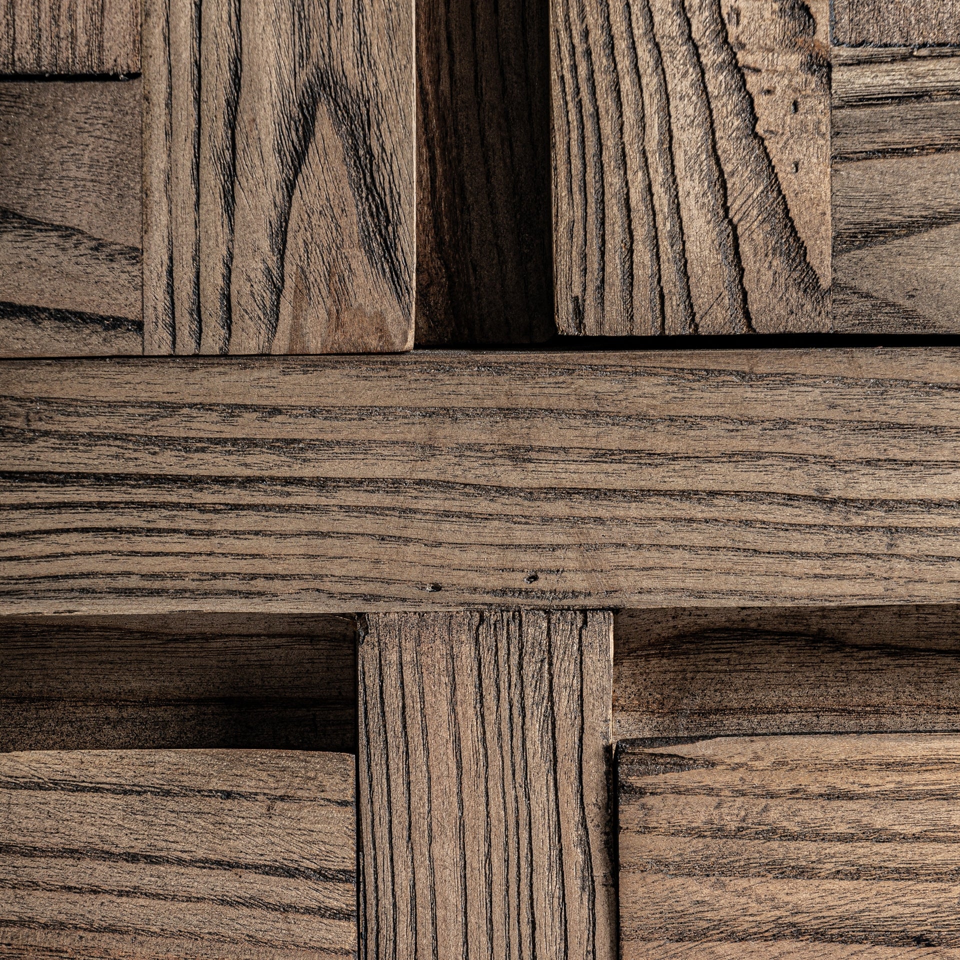 Kleiderschrank THOUARS aus Ulmenholz
