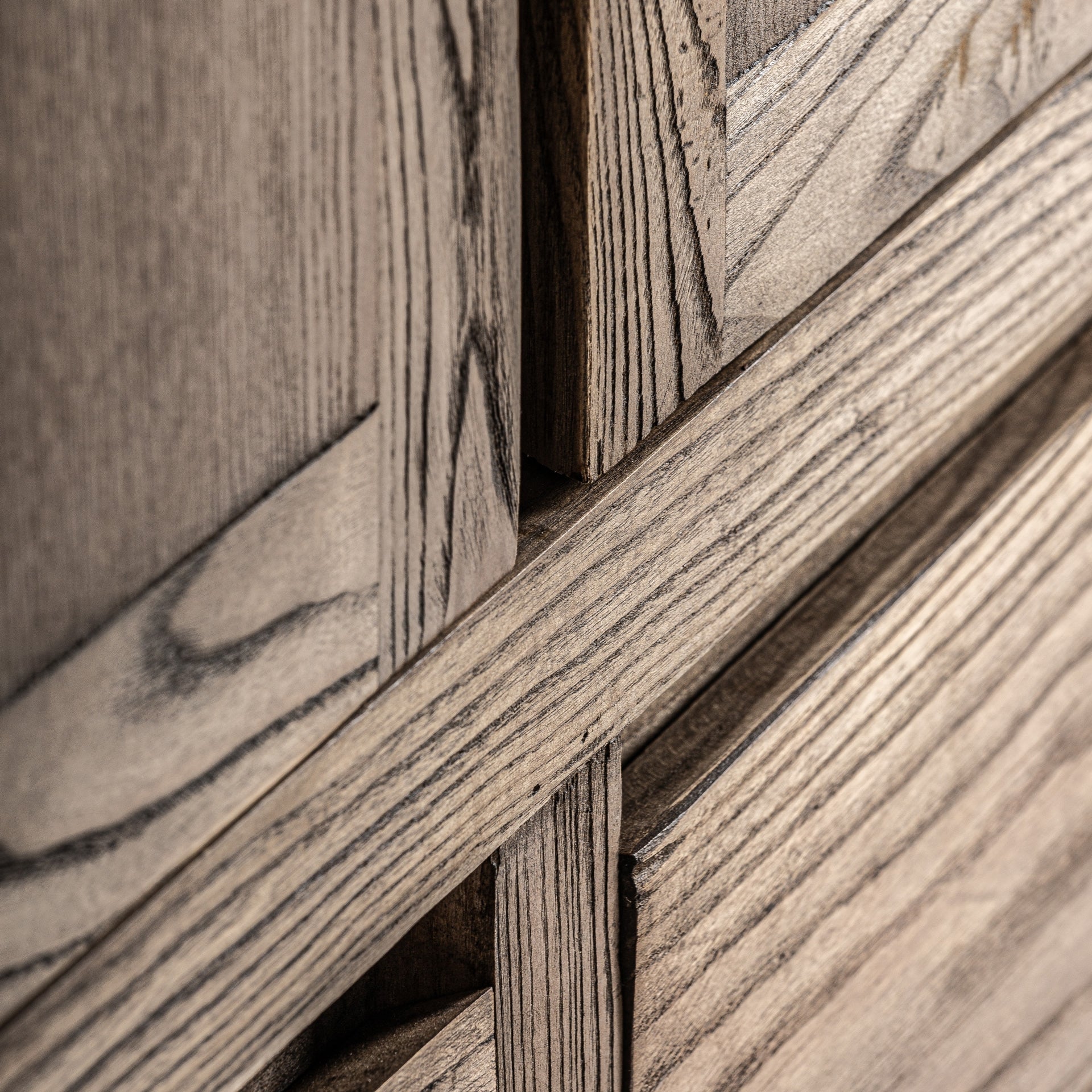 Kleiderschrank THOUARS aus Ulmenholz