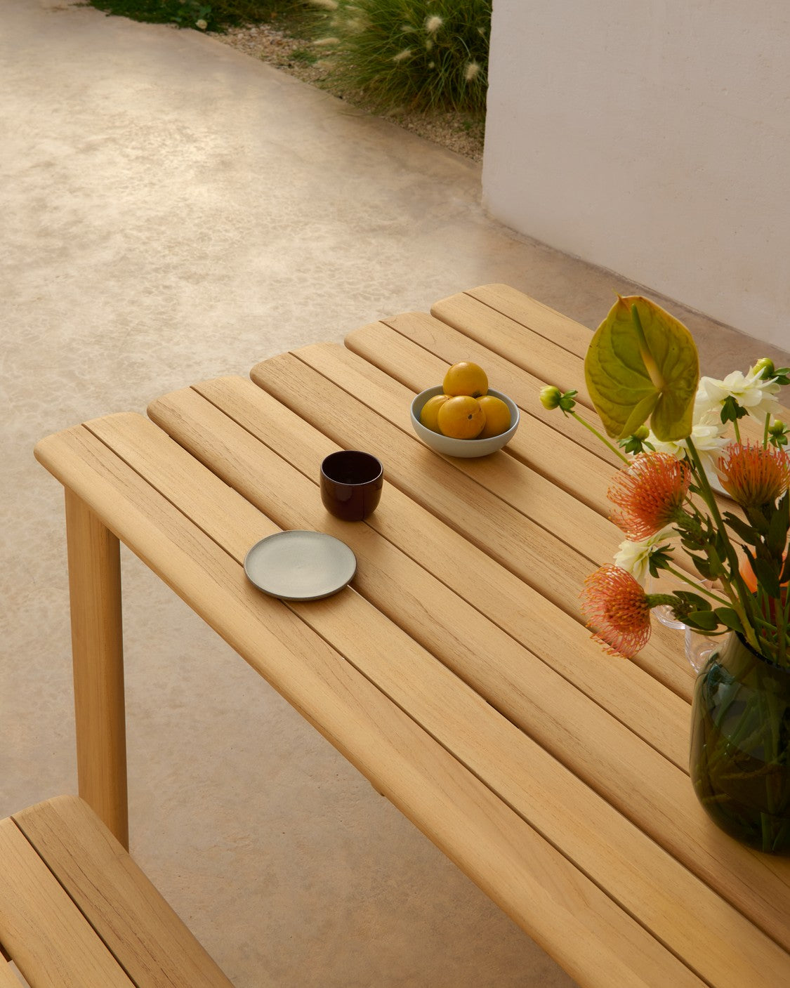 Buiten tafel ASSEMBLE teakhout