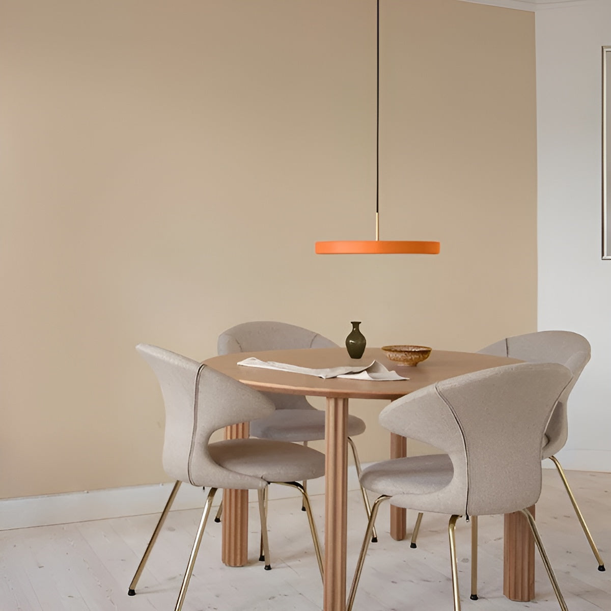 Hanglamp ASTERIA PLUS oranje met gouden inzetstuk