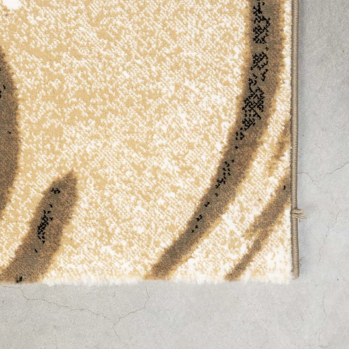 Vloerkleed LEGEND OF KOI CARPET beige-grijs