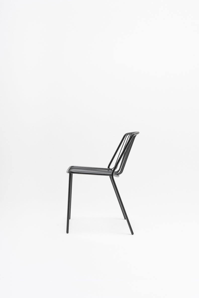 Ein Satz Bris -Stühle verzinkt Stahl