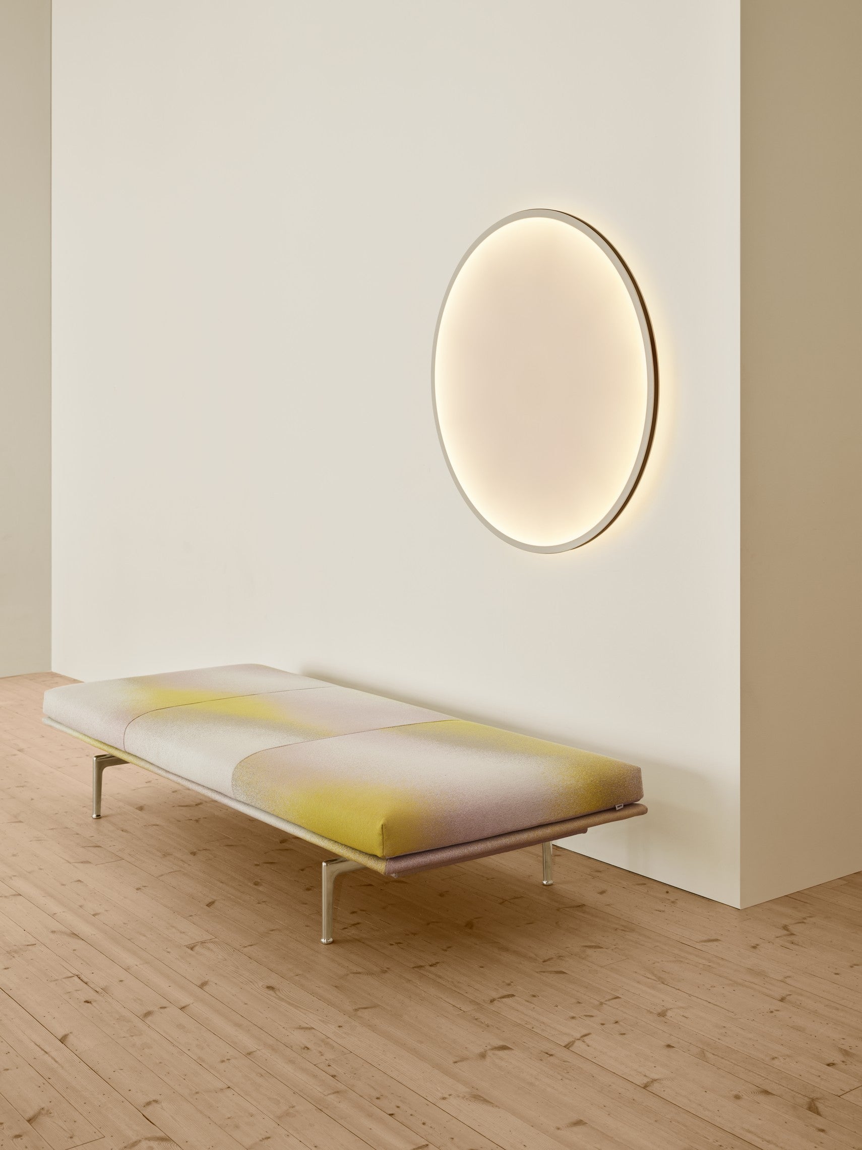 Wandlamp CALM wit met zwarte rand