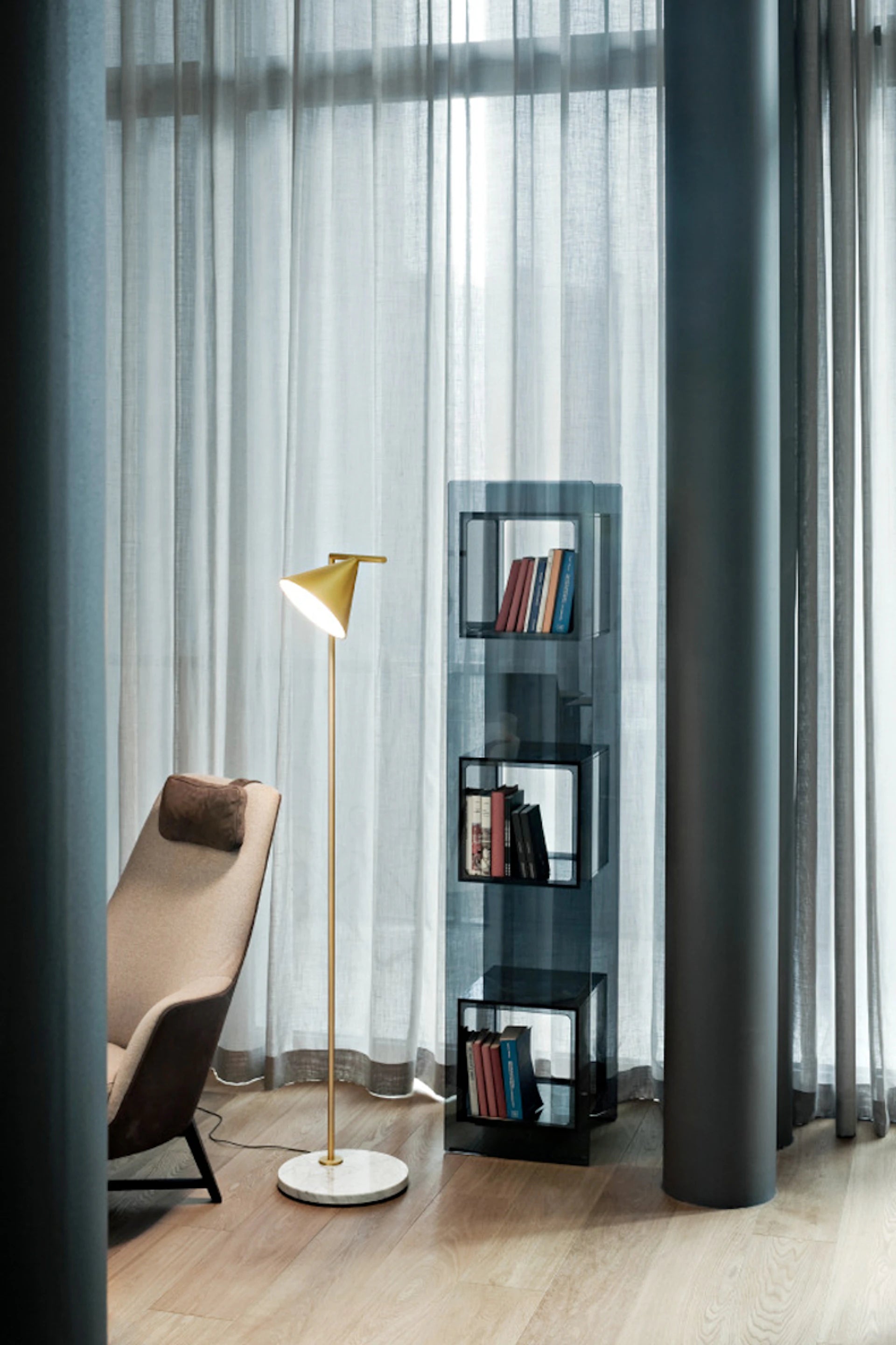 Stehlampe CAPTAIN FLINT messing