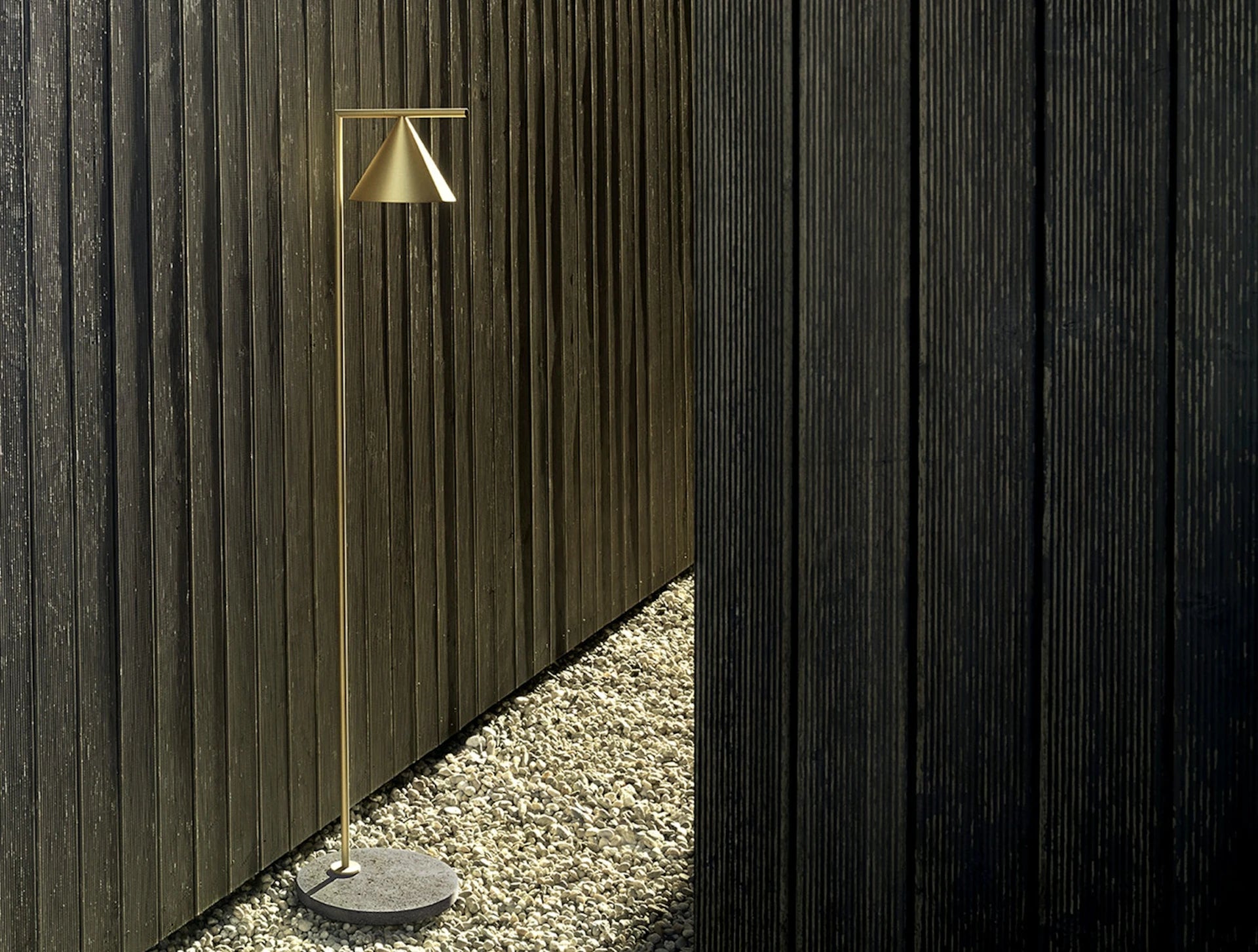 Stehlampe CAPTAIN FLINT messing