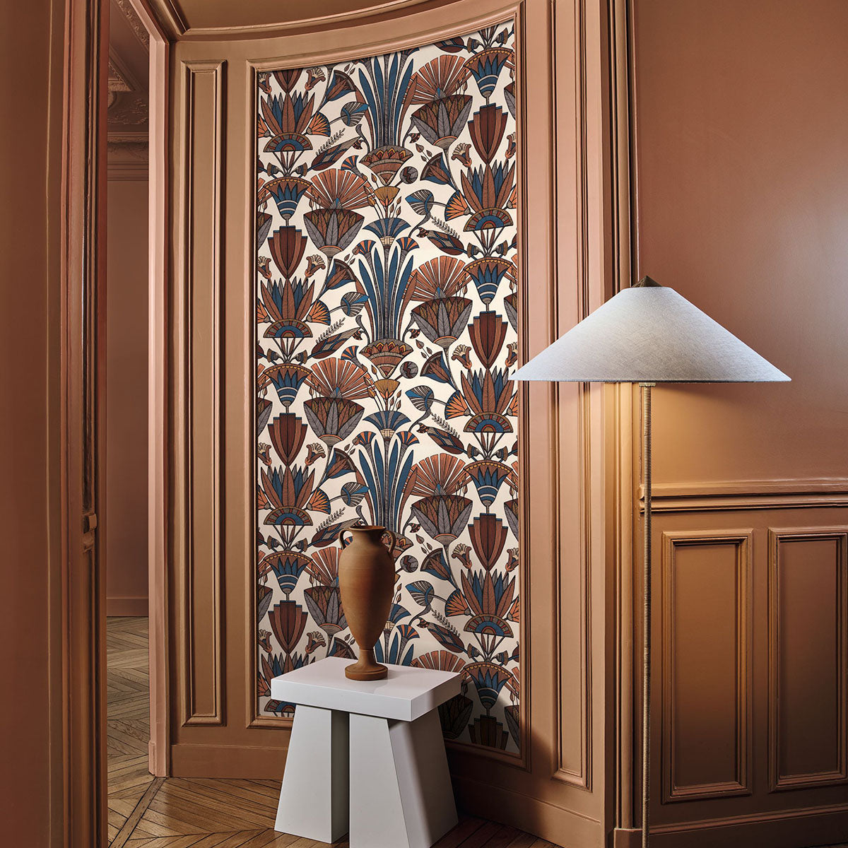 DENDERAH Botanical Wallpaper - NOIR/MORDORE Black with Brown