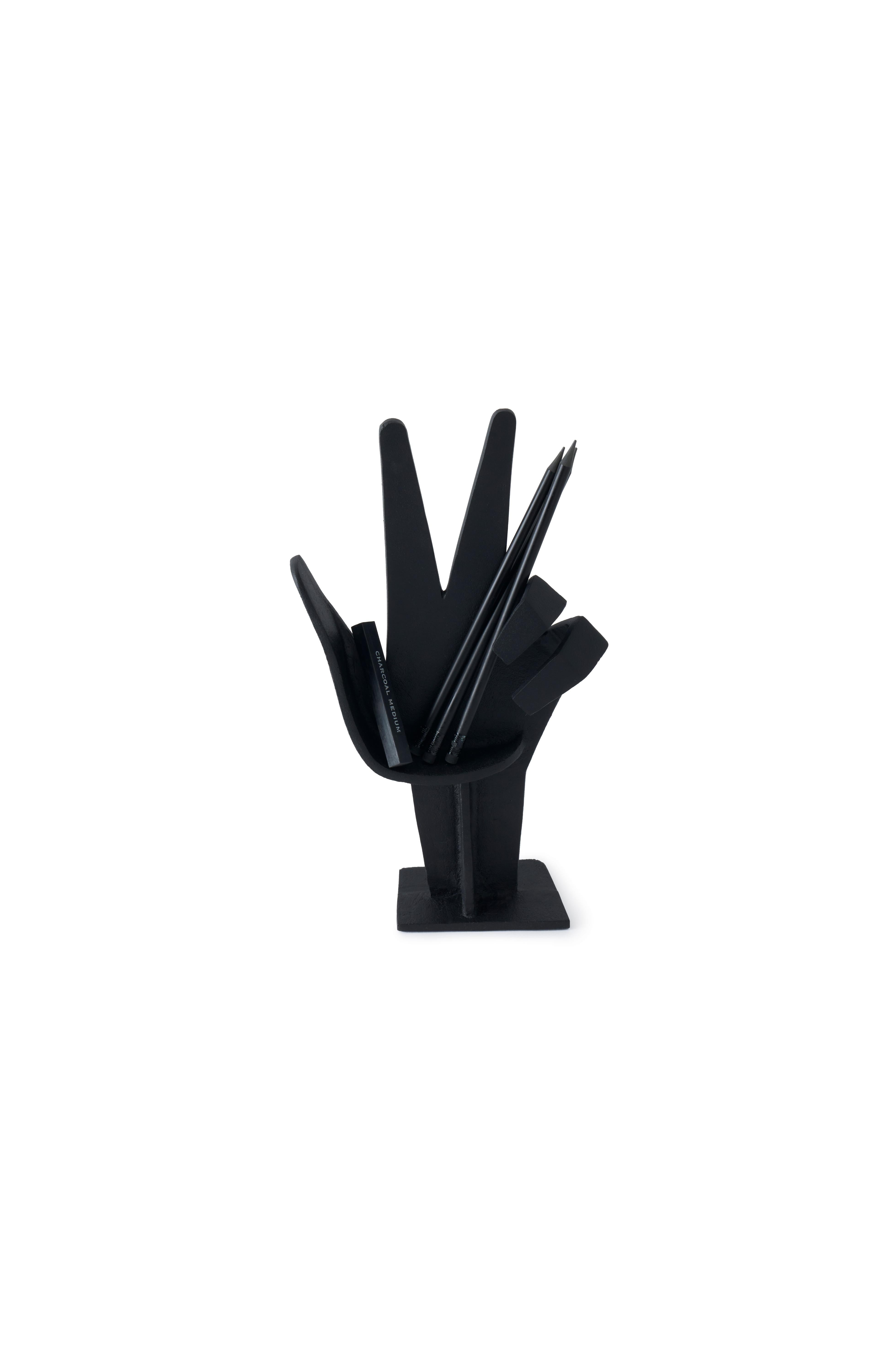 CAST HAND Black Stand