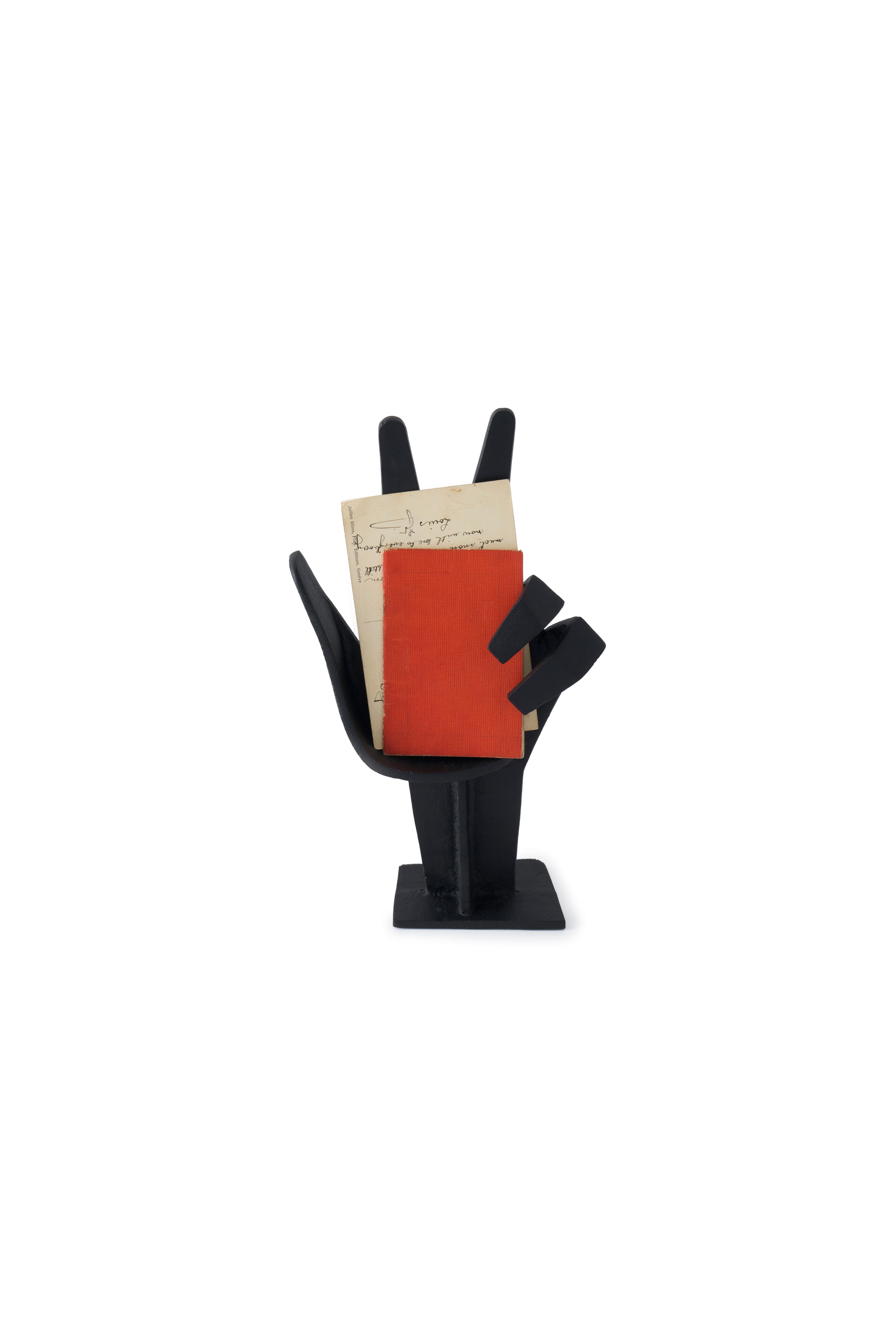 CAST HAND Black Stand