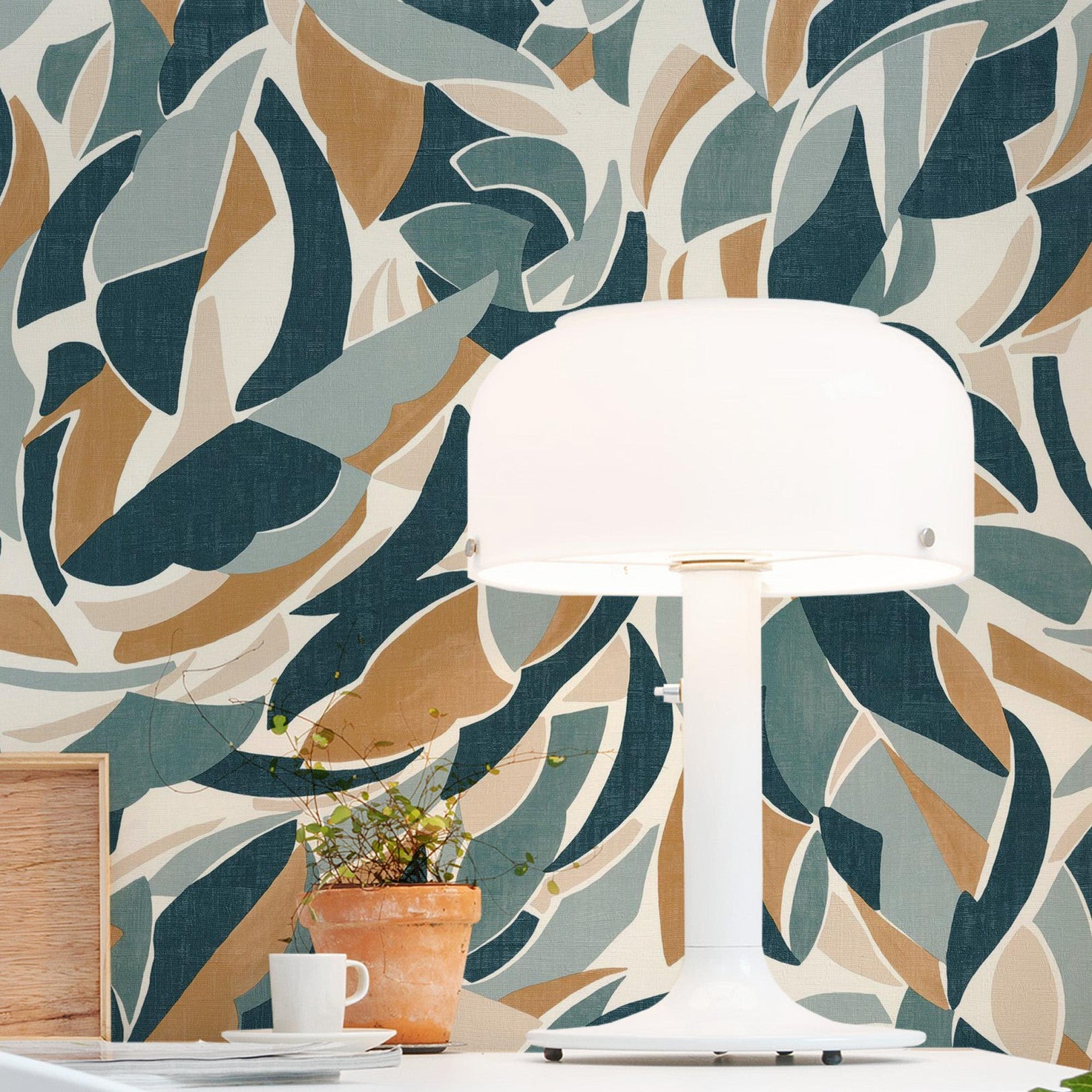 Strukturierte Tapete mit abstraktem Muster COLLAGE - BLANC/MARINE weiß mit blau