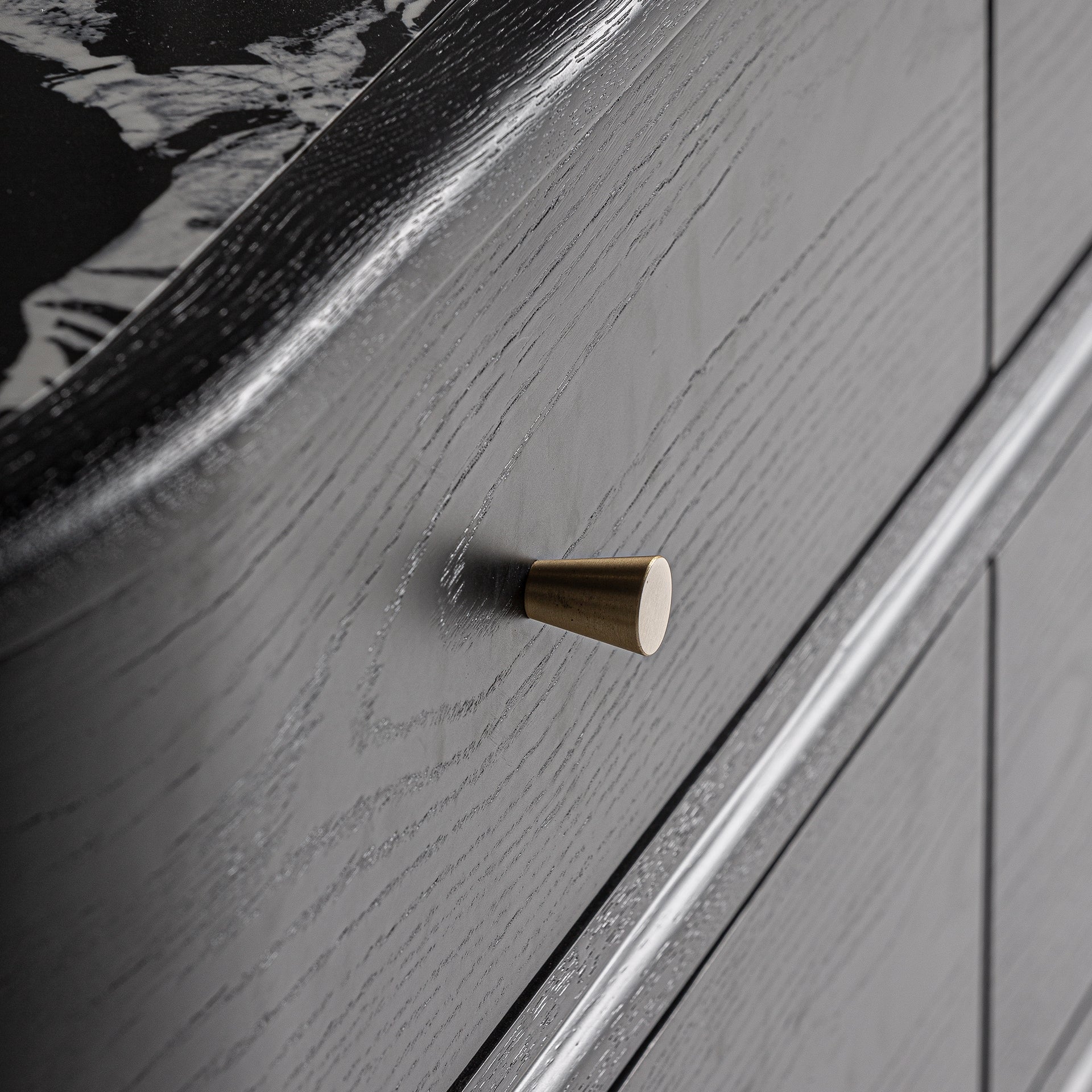 BILZEN Black Drawer Chest