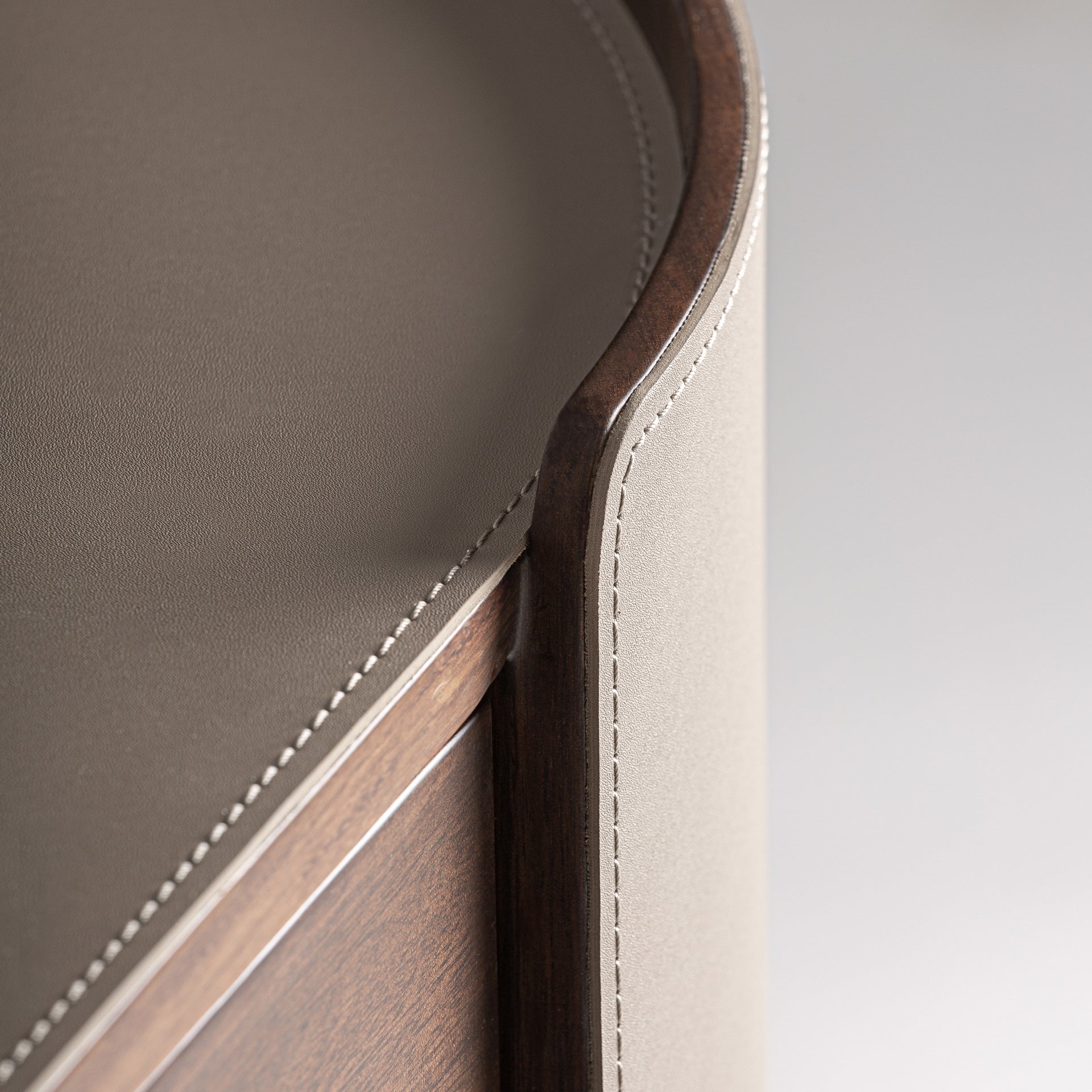 Kast met lades KANDERN van eucalyptus met beige afwerking
