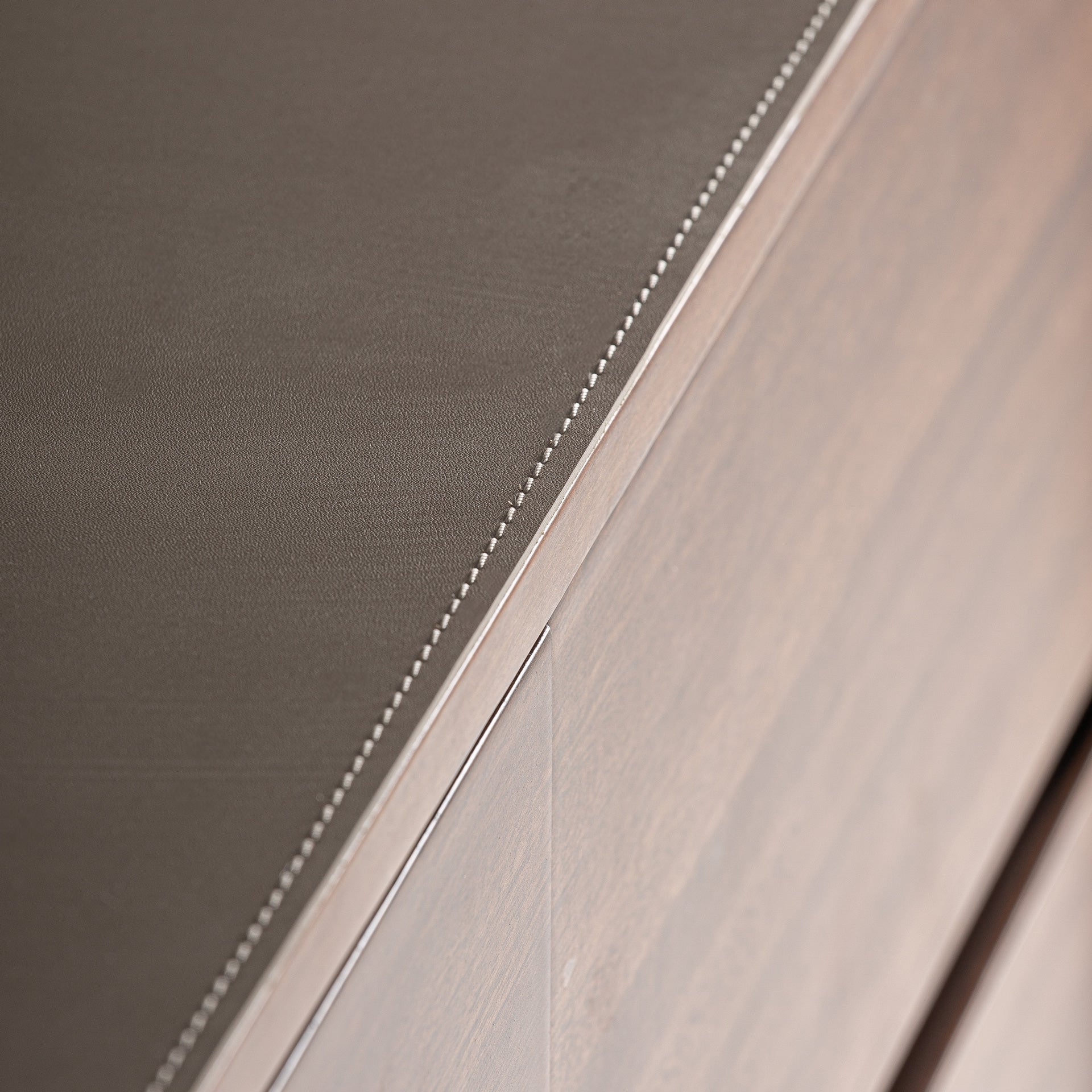 Kast met lades KANDERN van eucalyptus met beige afwerking