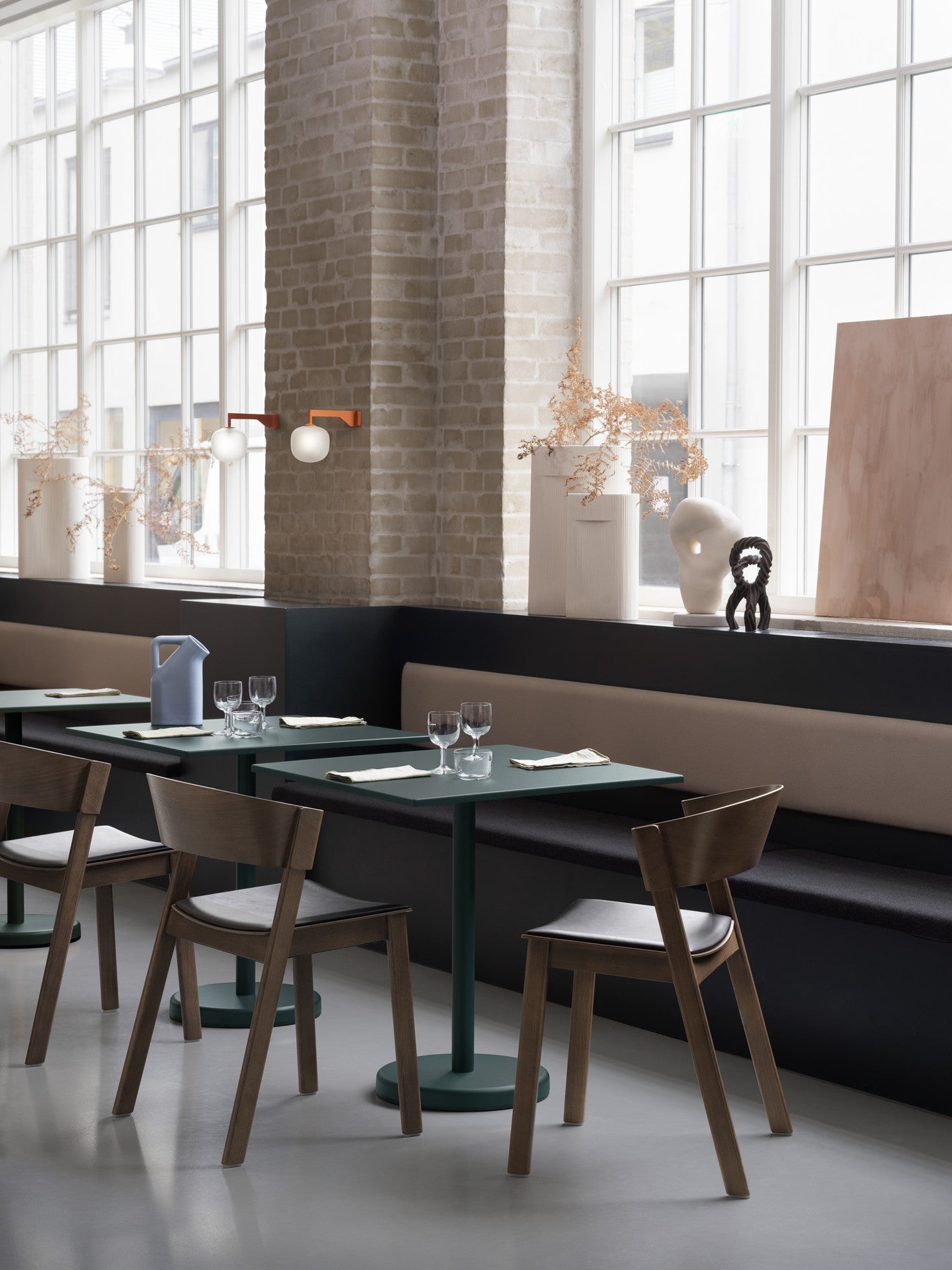 Buitenbar tafel LINEAR zwart staal