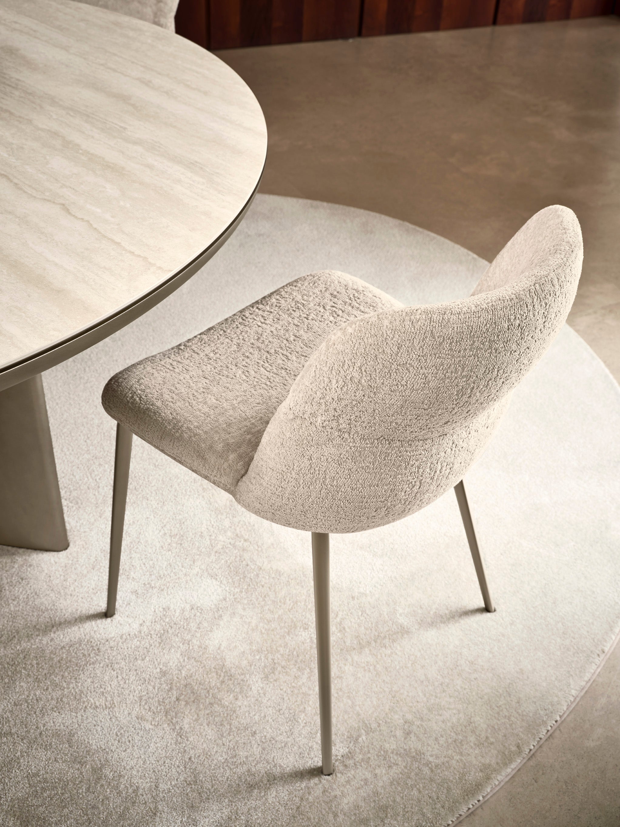 Ronde tafel SANDY met beige blad en beige voet
