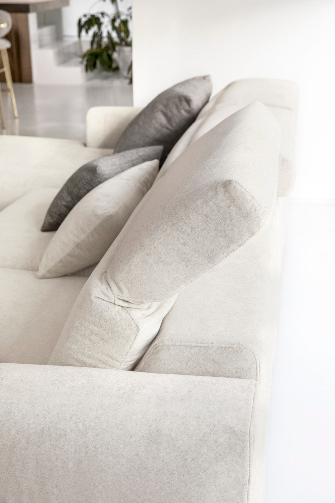 Sofa 3-osobowa NORMA tapicerowana – styl nowoczesny