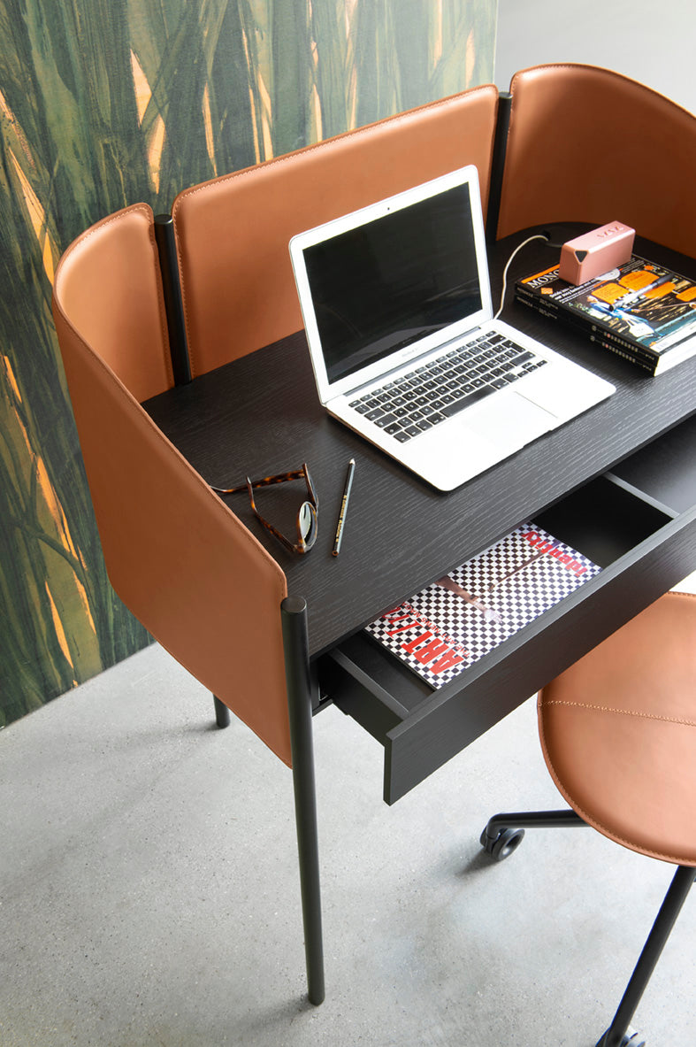 BIBLIO black desk with cognac
