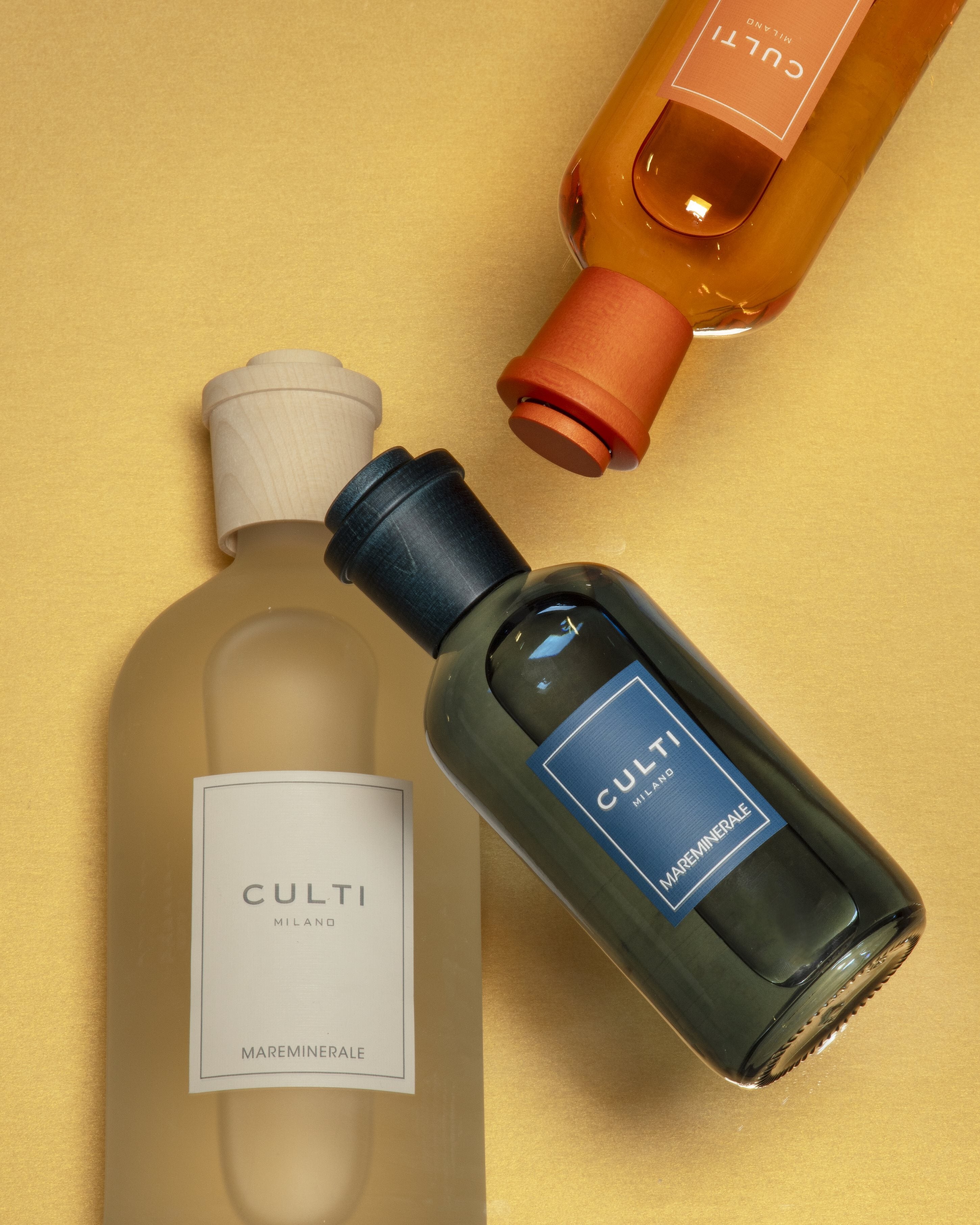 Geuro diffuser ORANGE ARAMARA met tonen van bittere sinaasappel, bergamot en sandelhout.