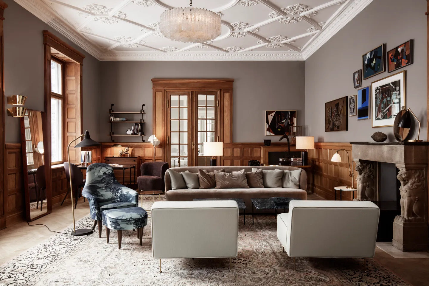 Stehlampe zum Lesen G-10 aus Messing mit Schwarz