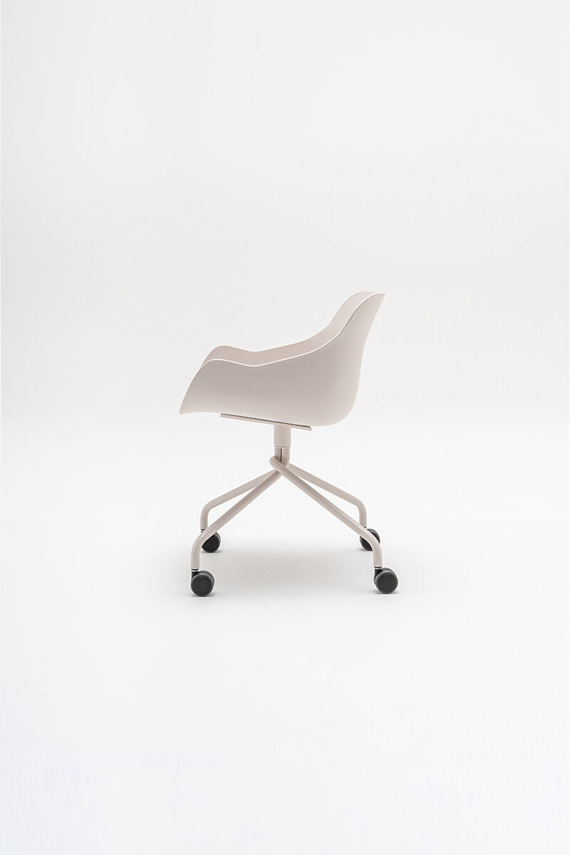 Krzesło obrotowe BALTIC BASIC podstawa metalowa z kółkami do miękkiej powierzchni - kolor do wyboru [Milena] MDD    Eye on Design