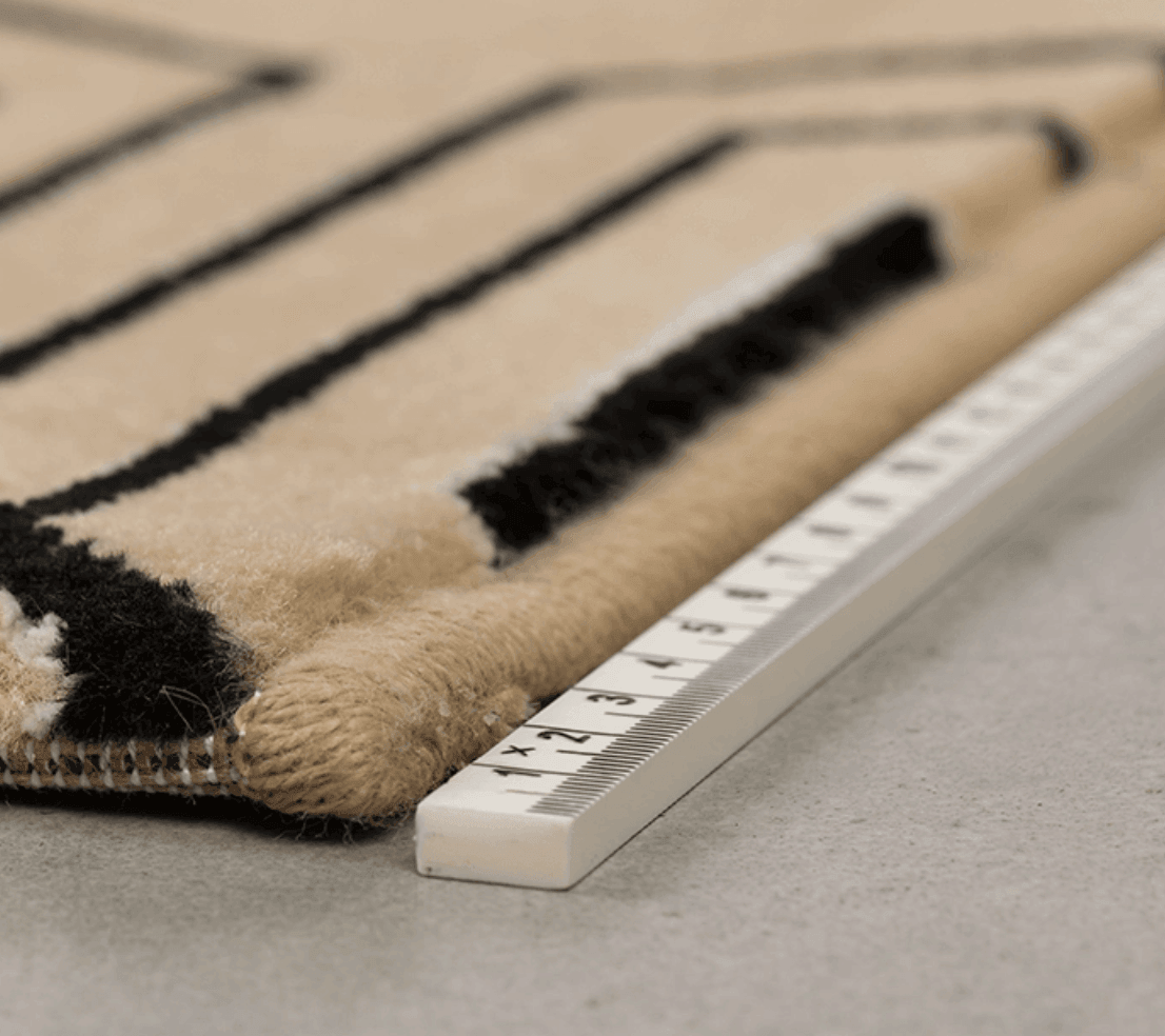 Dywan SWINGING LINES beżowy Bold Monkey    Eye on Design