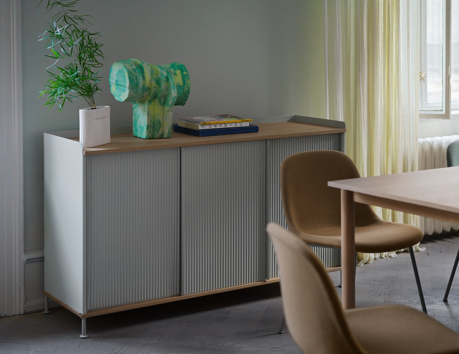 Enfold commode grijs met eiken blad