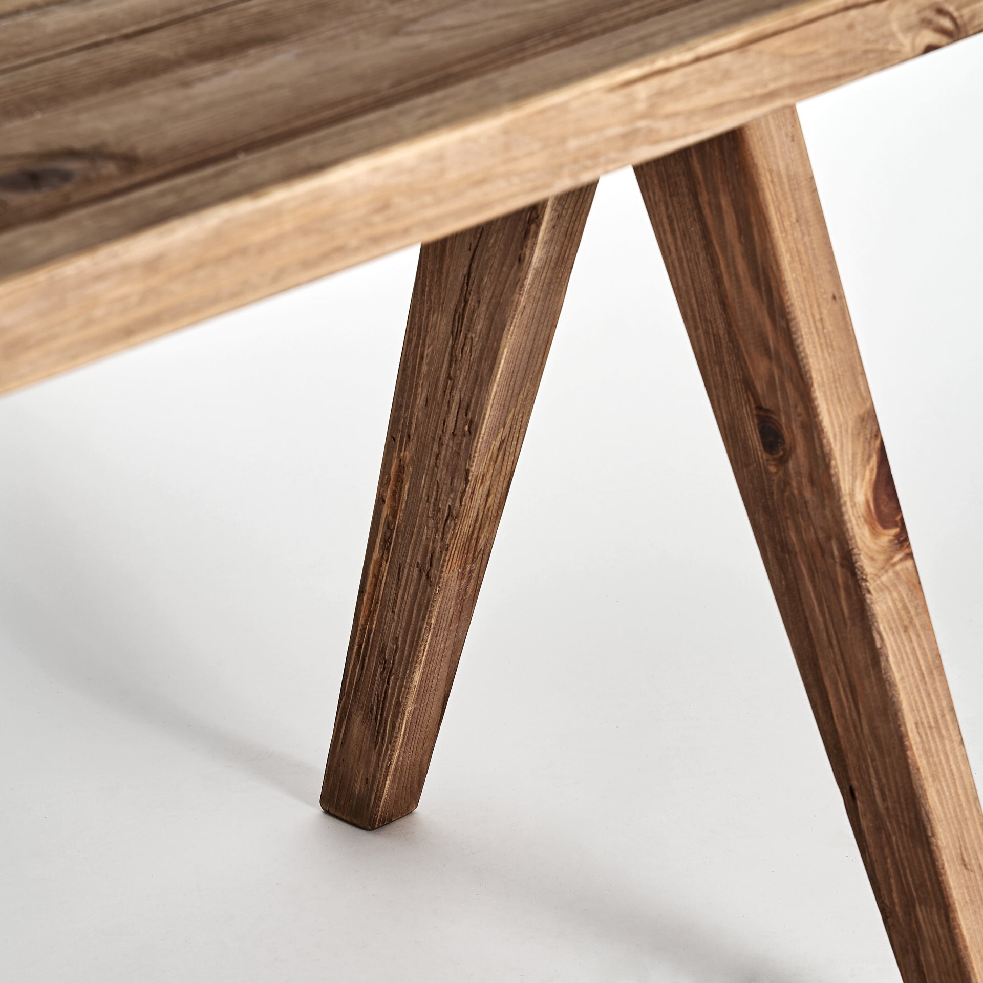 CRISSEY Desk made of recycled pine wood