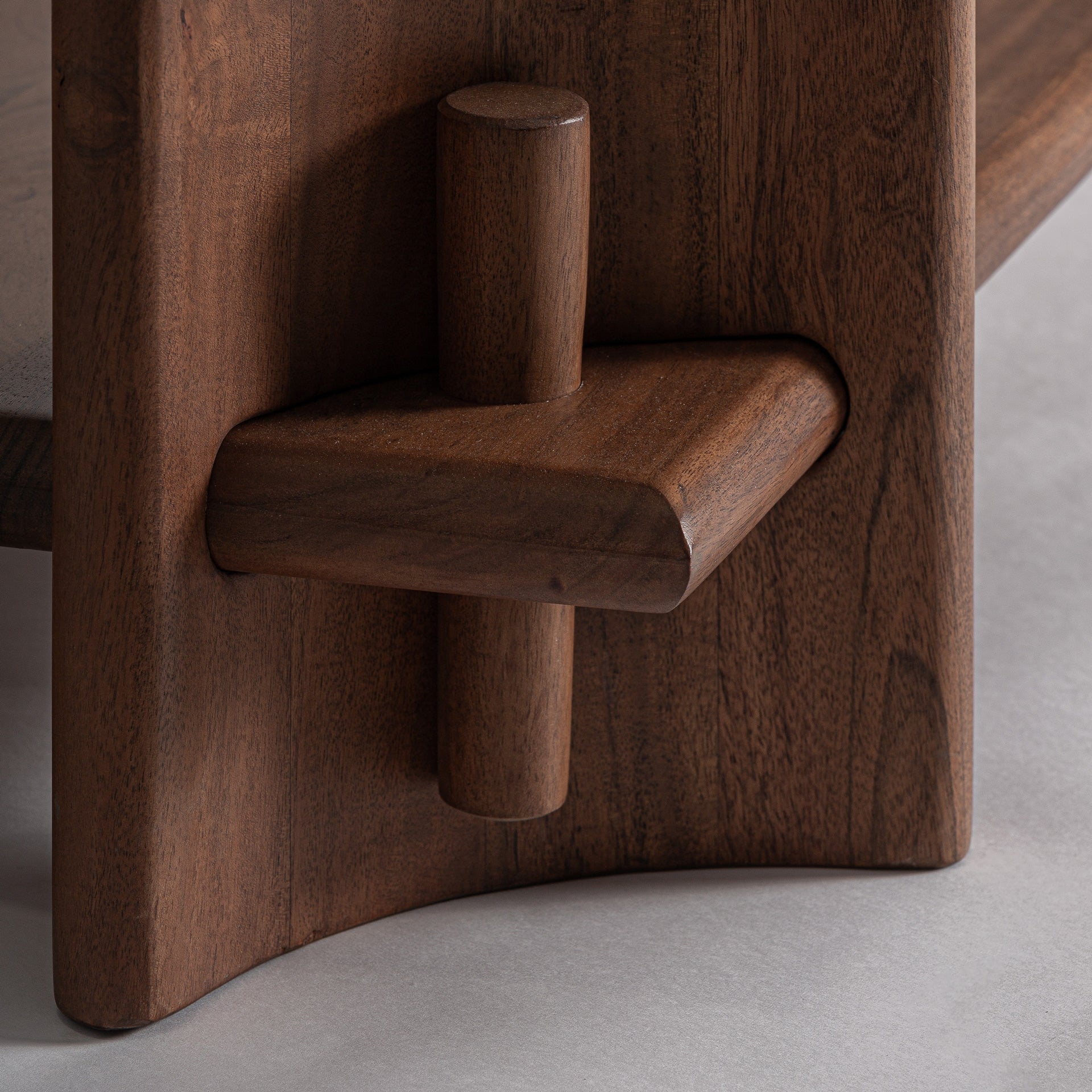 Regal SAGY aus Akazienholz mit Marmor