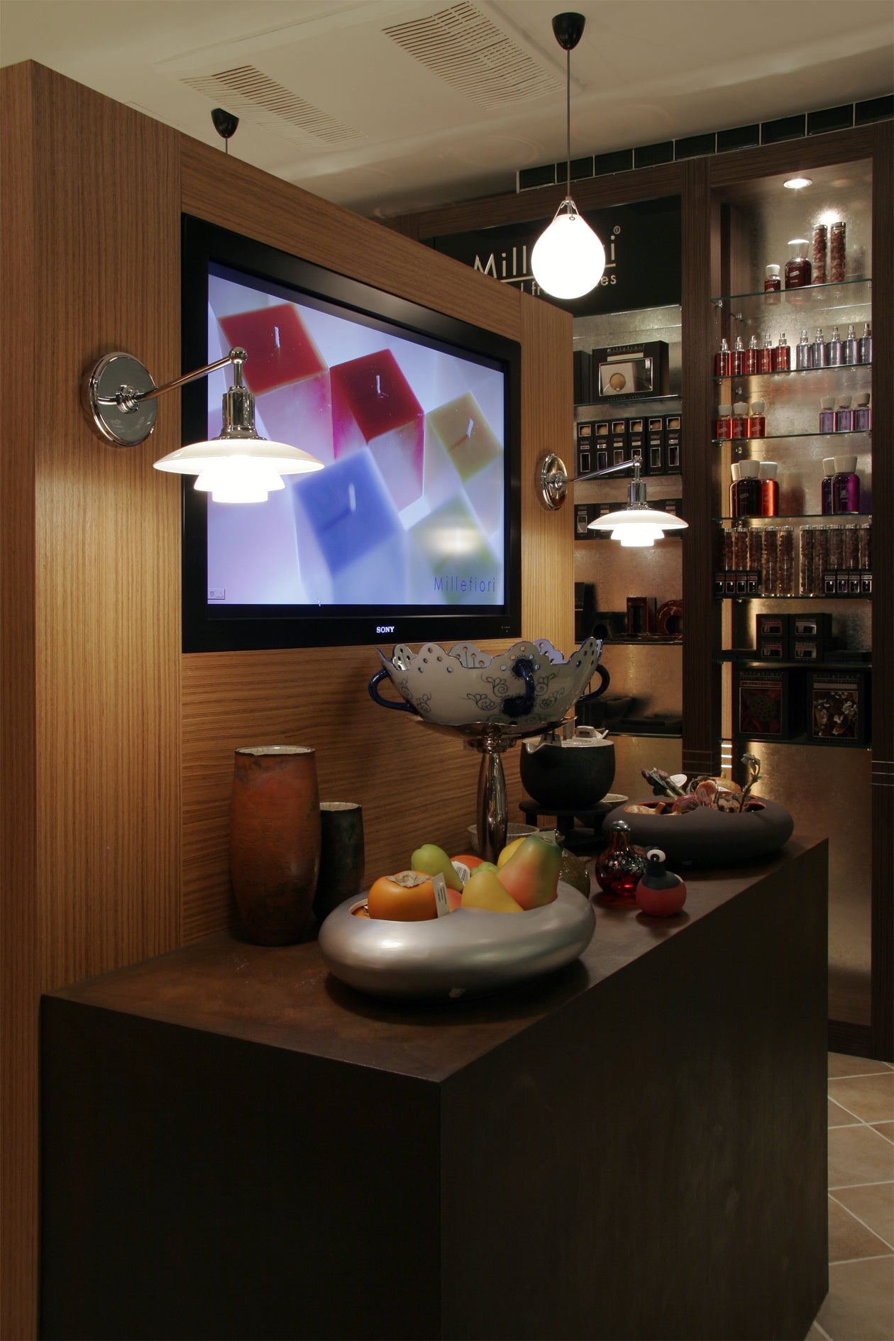 PH 2/1 Wall Lamp white with chrome base