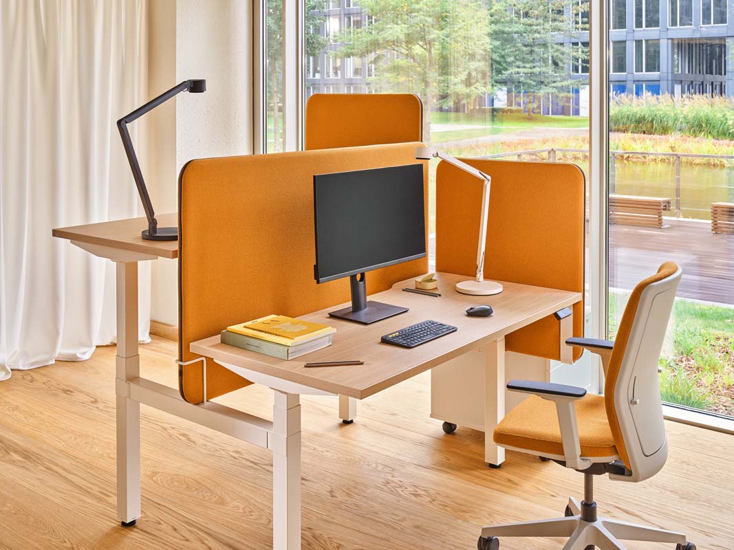 Fauteuil met gestoffeerde rugleuning EVO, verstelbare basis met wielen voor zachte oppervlakken