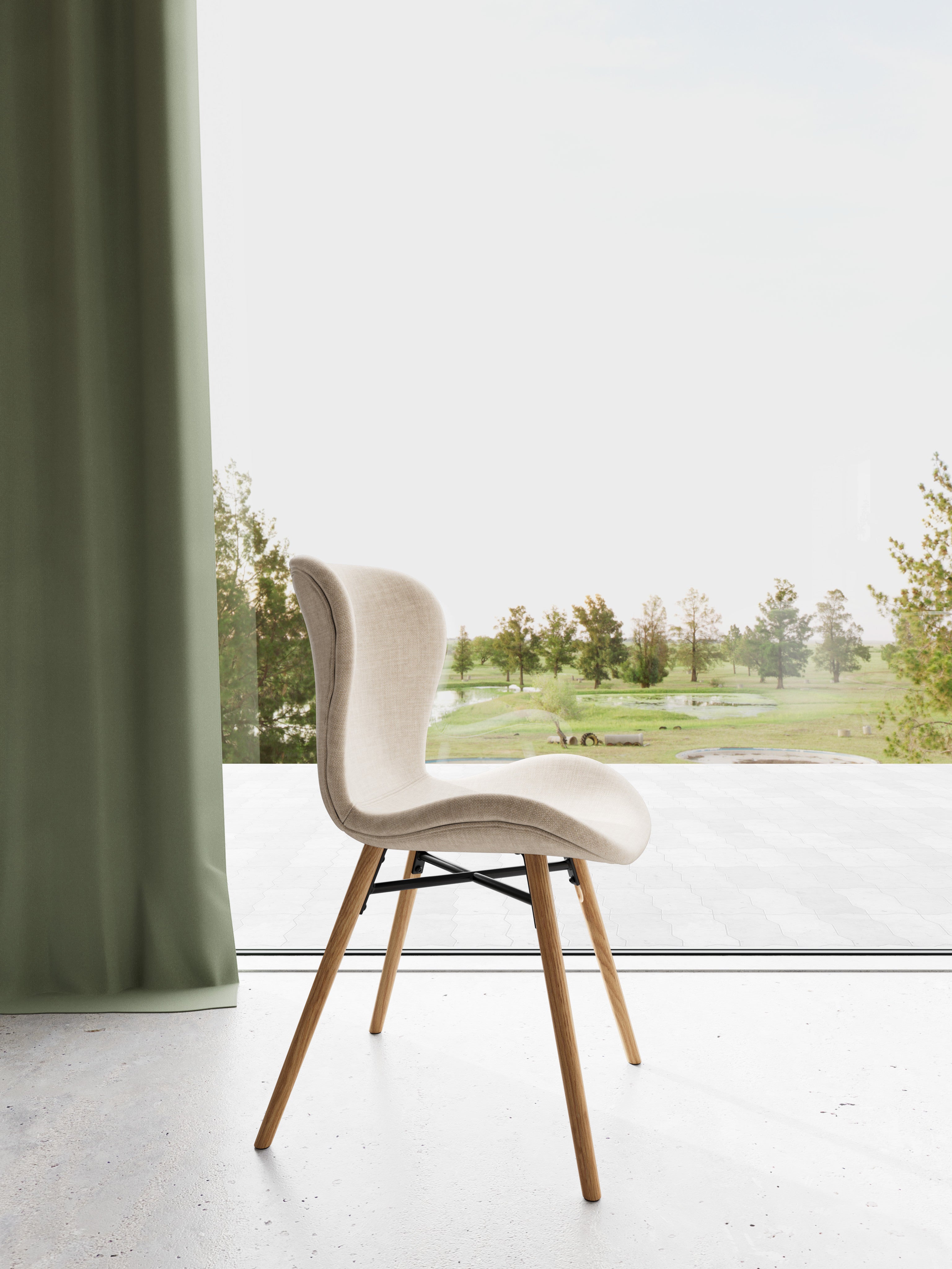Stoel BATILDA zandkleurig met houten basis