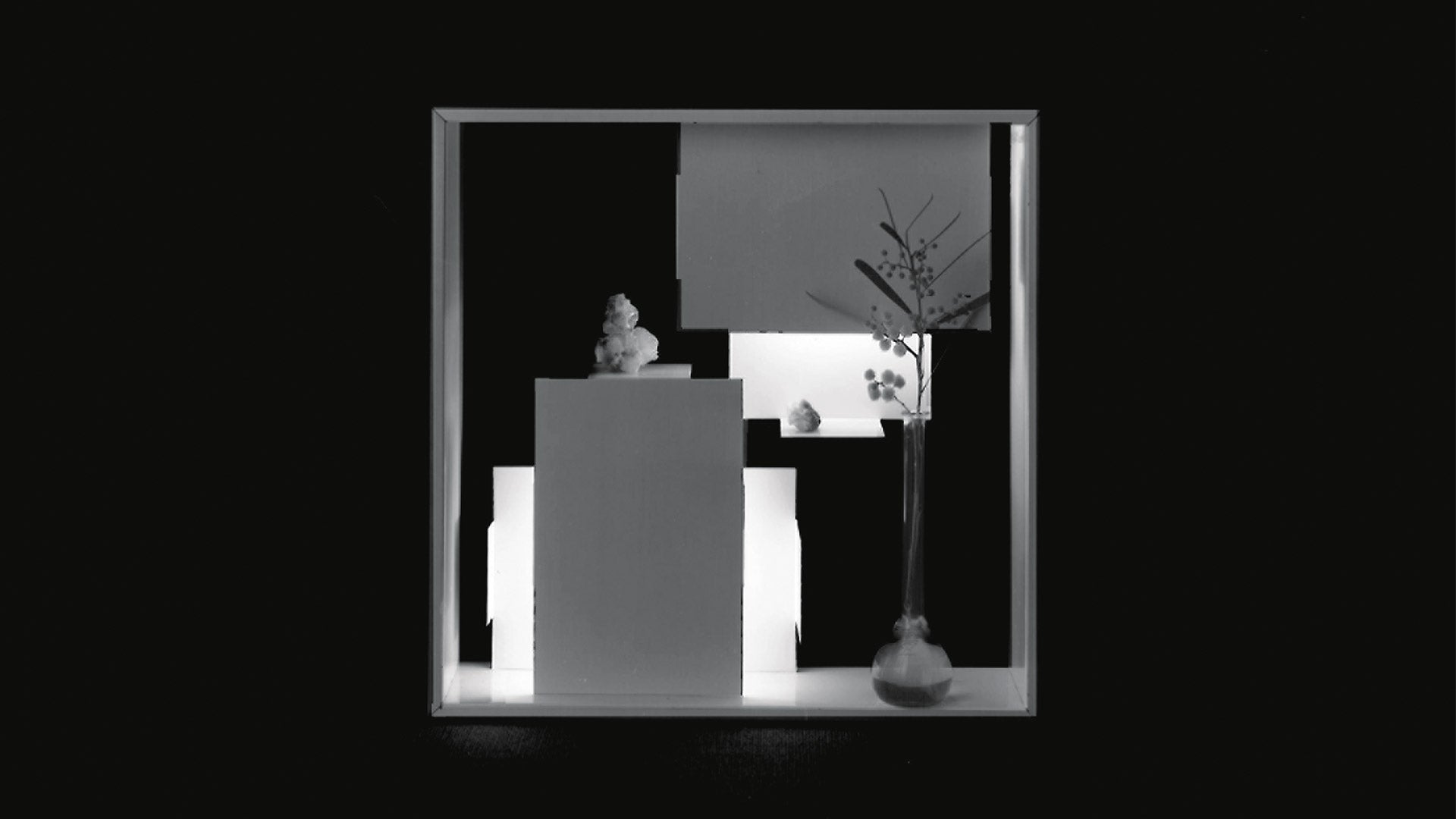 FATO Decorative Lamp in Gold