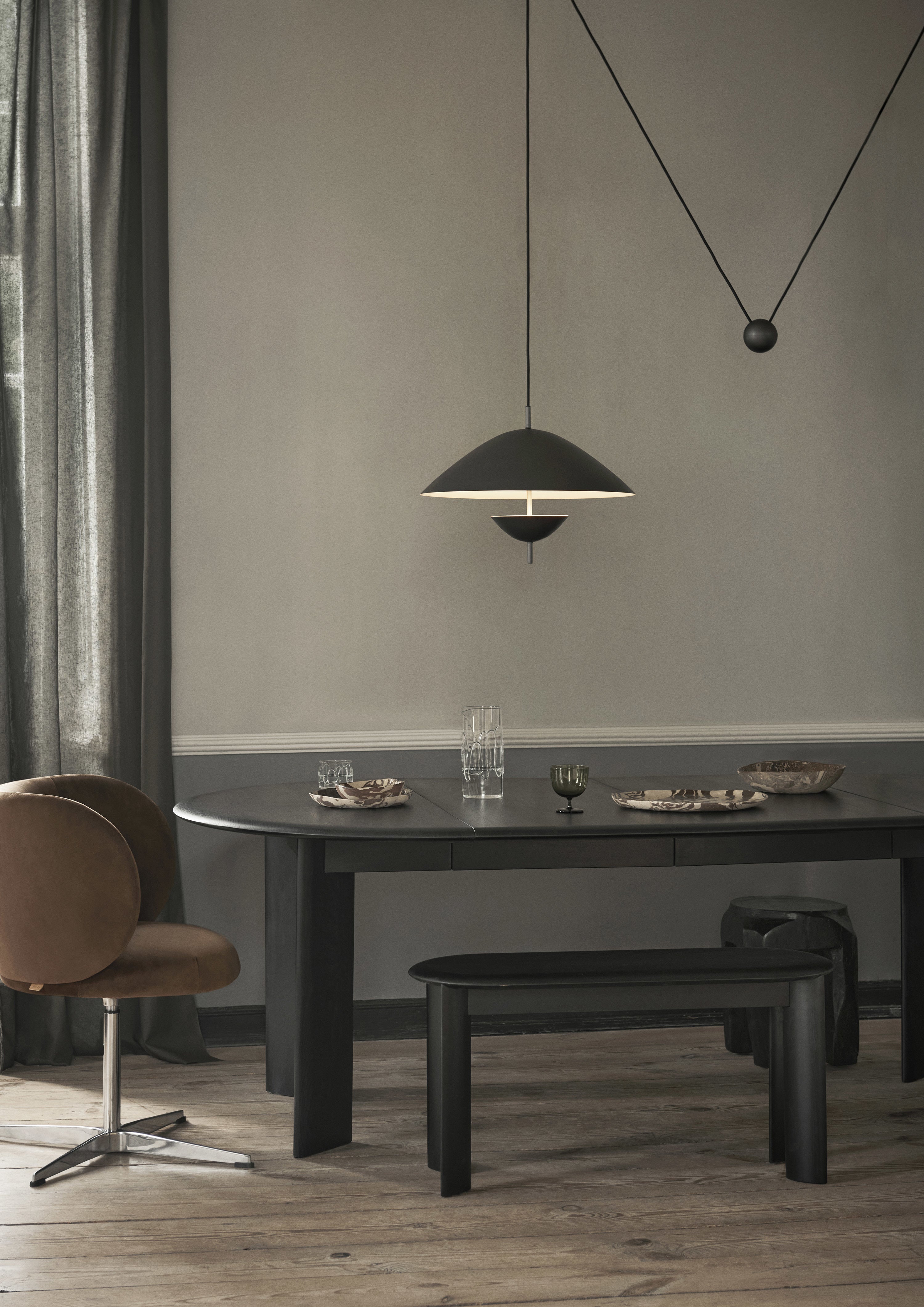 BEVEL bank van gebeitst zwart beukenhout