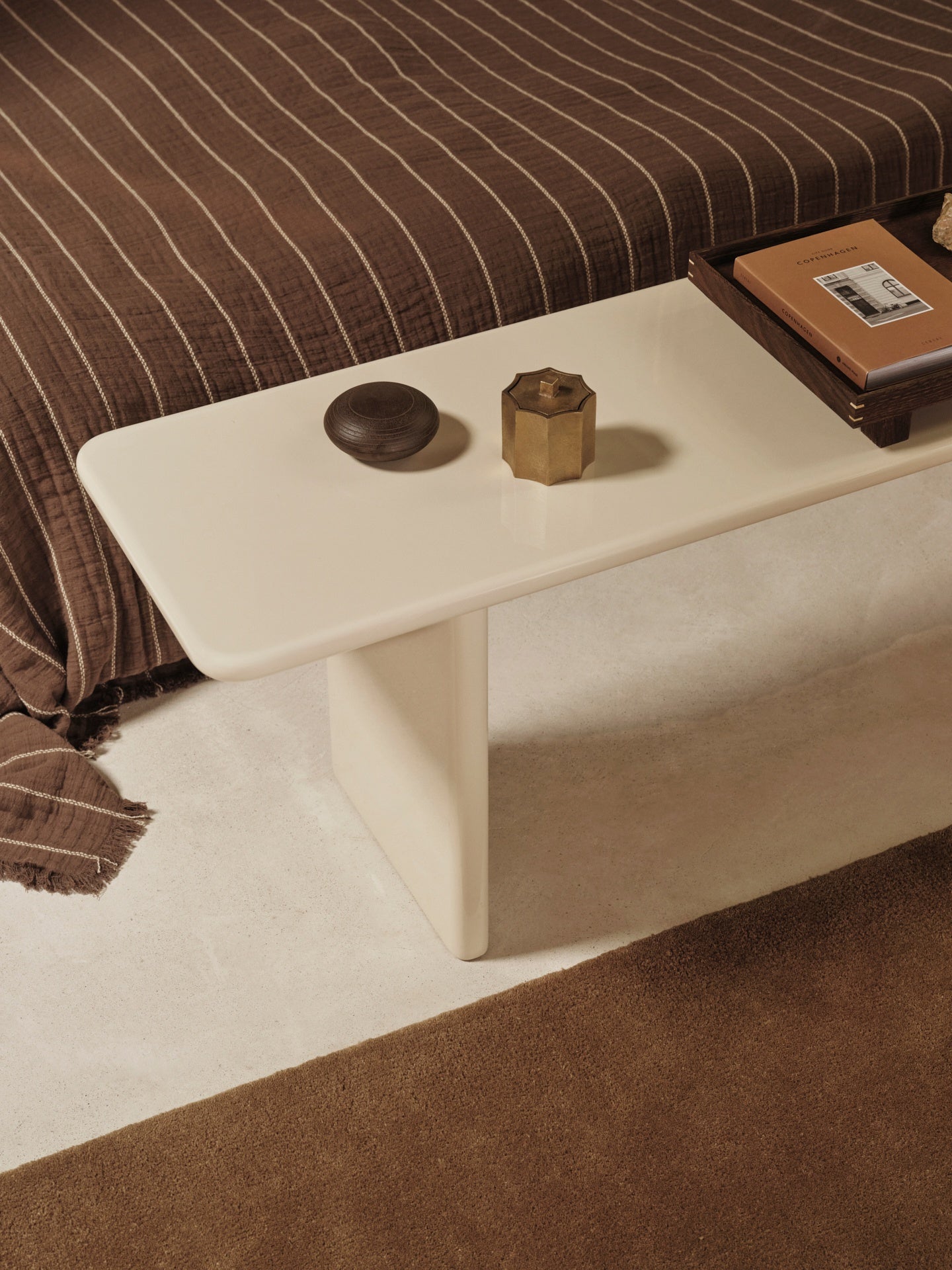 Rink cream bench