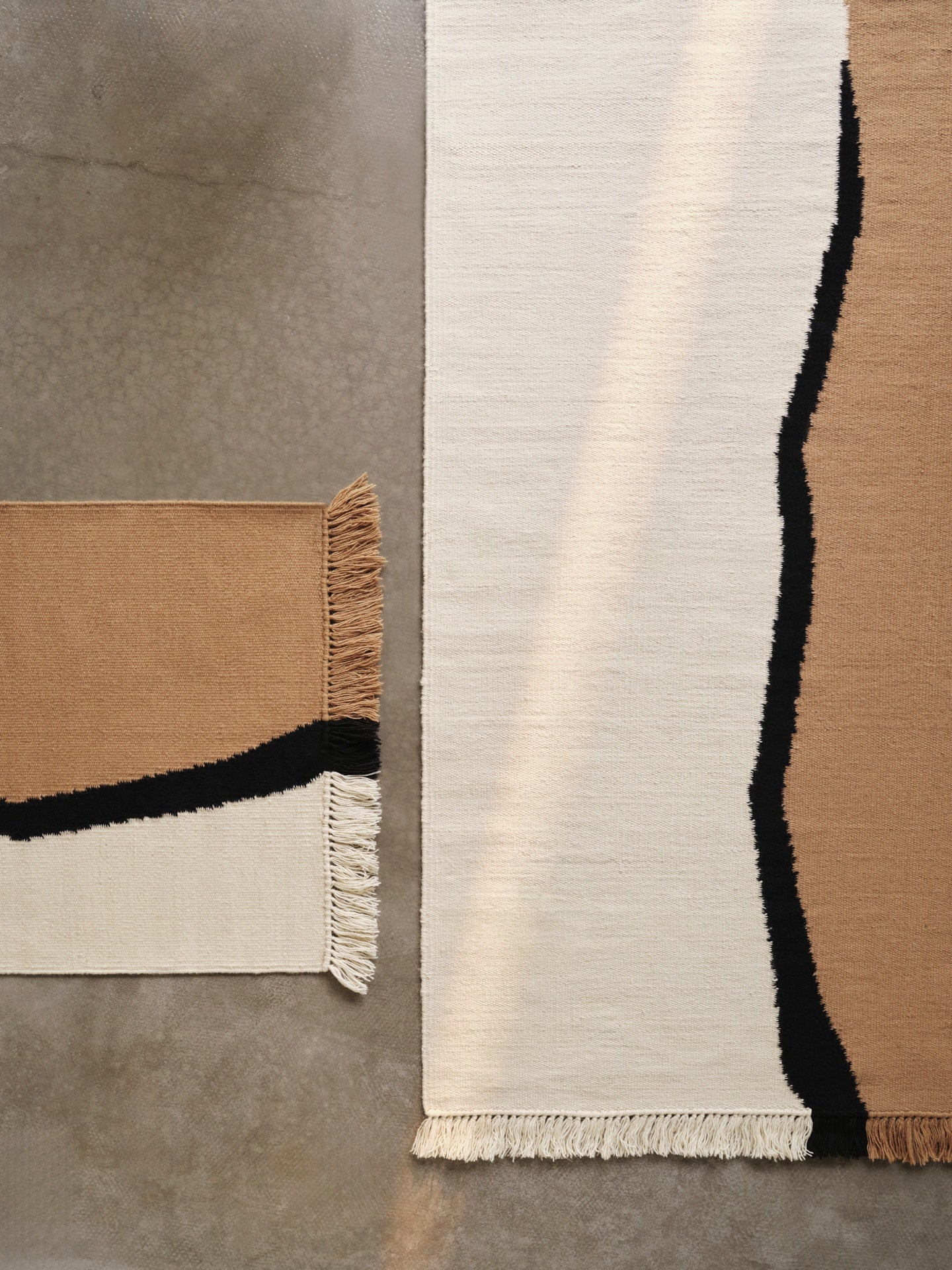 SOIL KELIM rug in broken white with sand