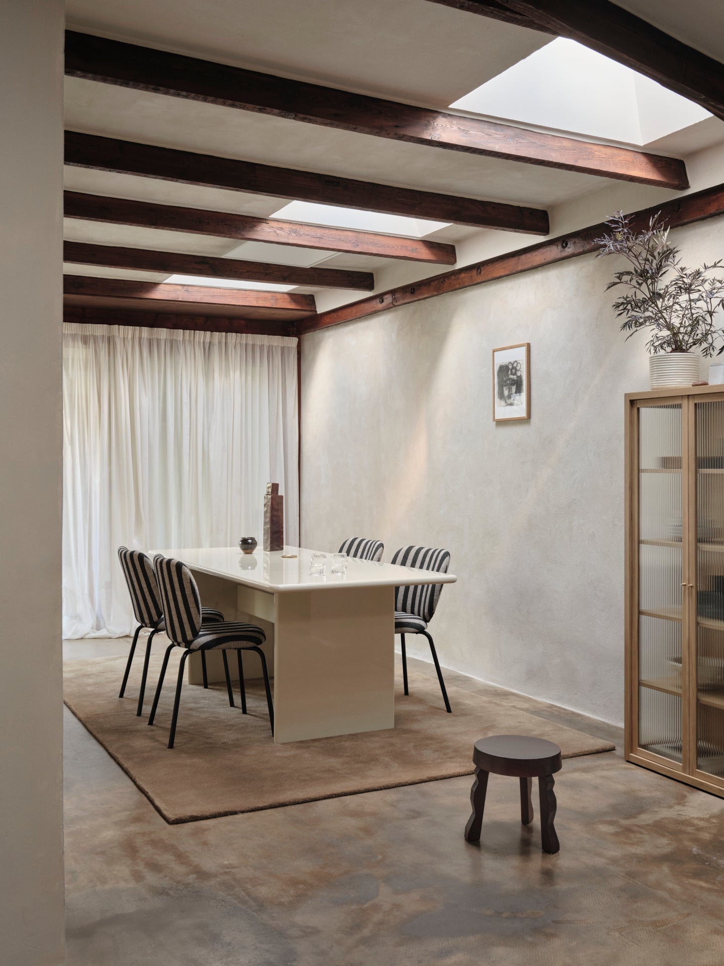 Rico Louisiana black and white chair with a black base