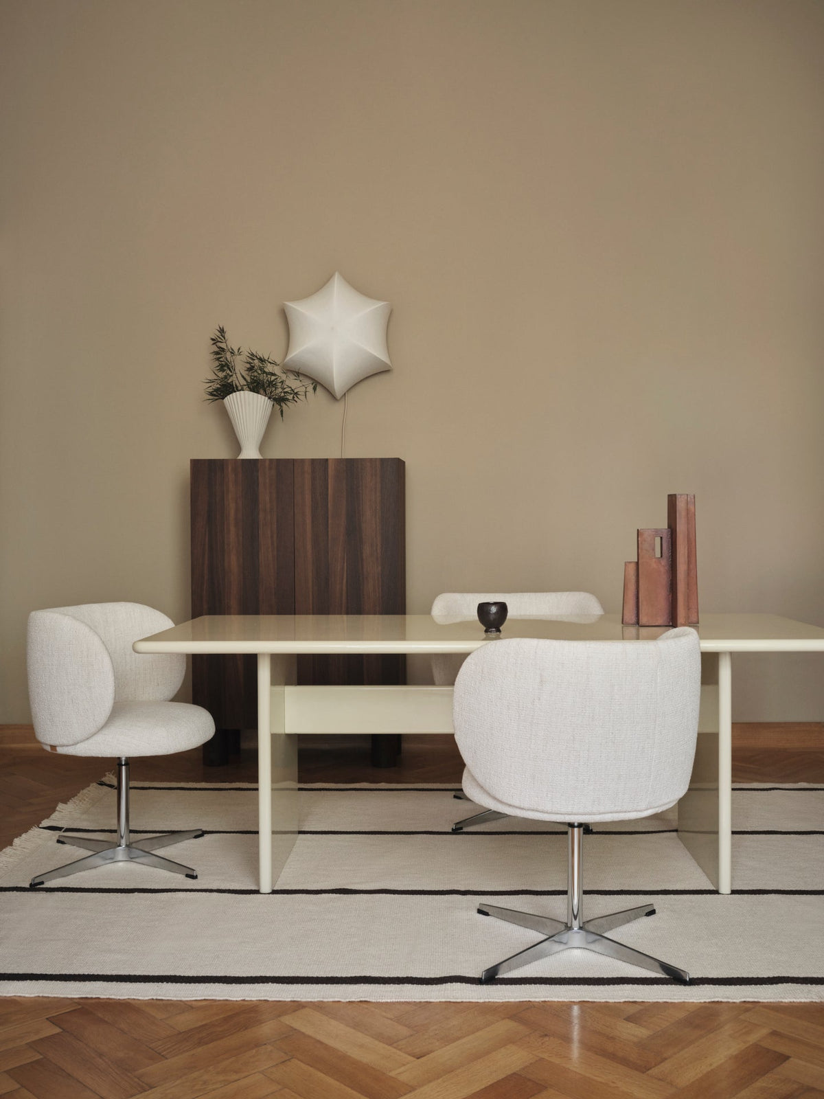 Stół RINK kremowy – ferm LIVING