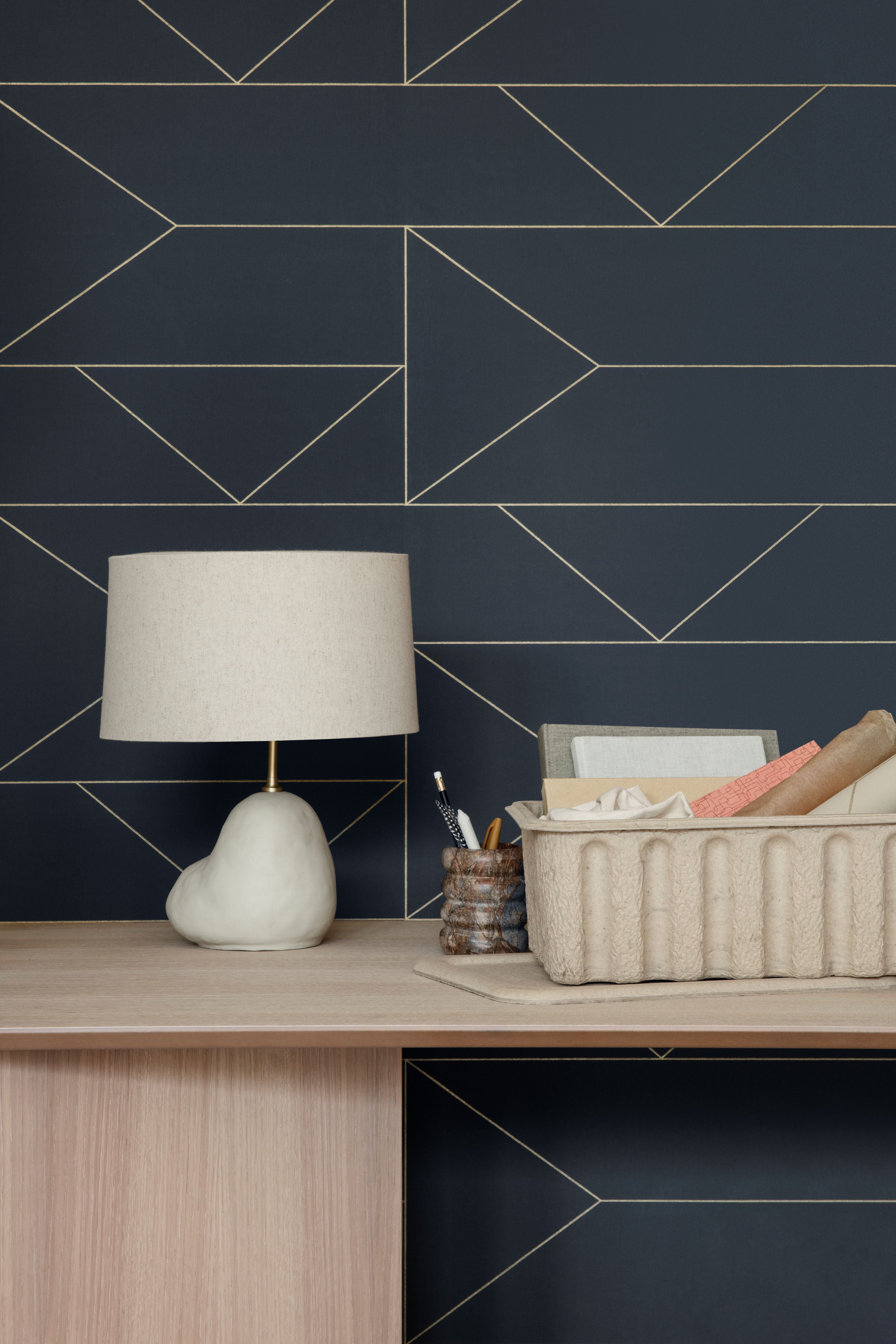 Tapete LINES Dunkelblau mit Gold